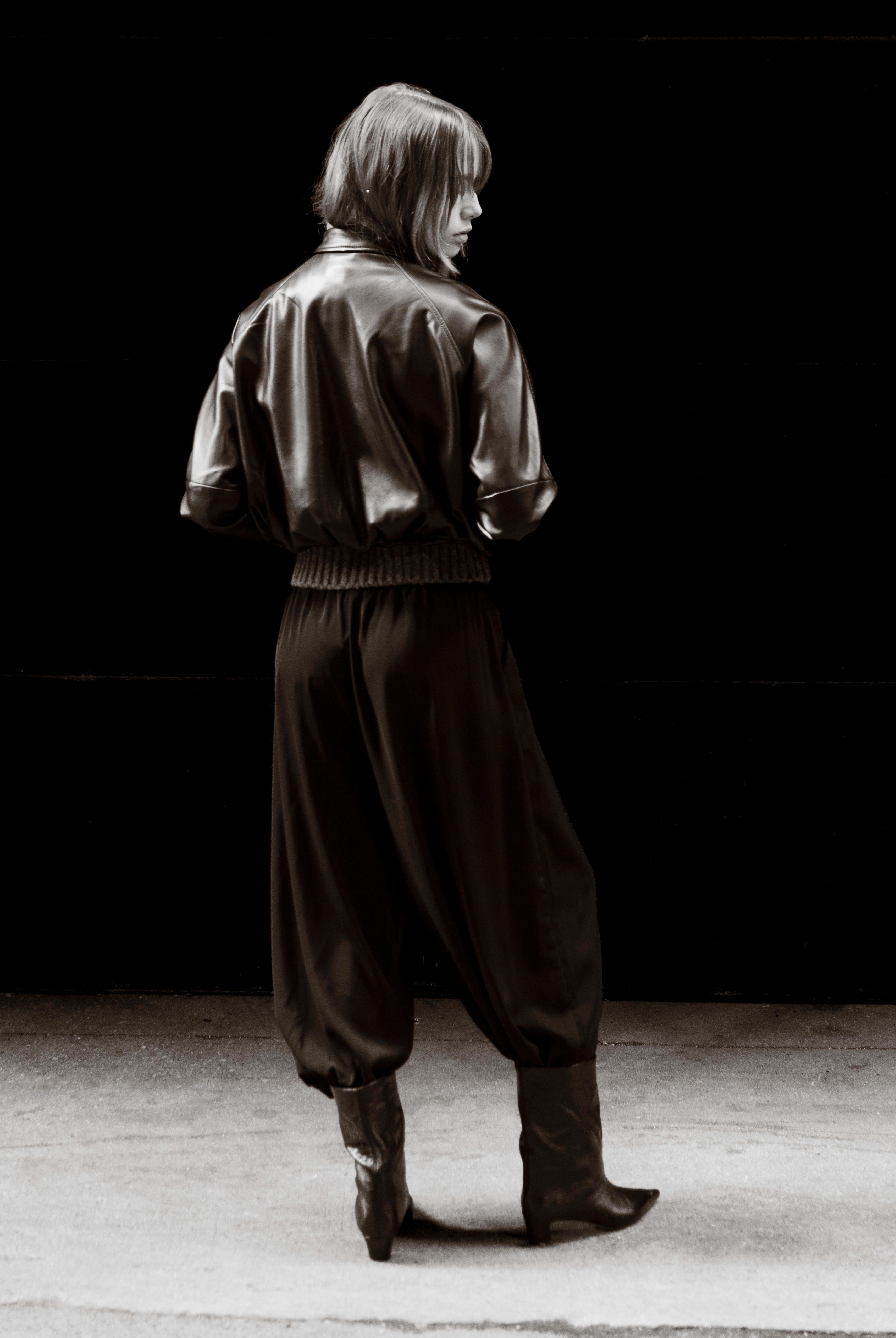 swatch_Black balloon pants