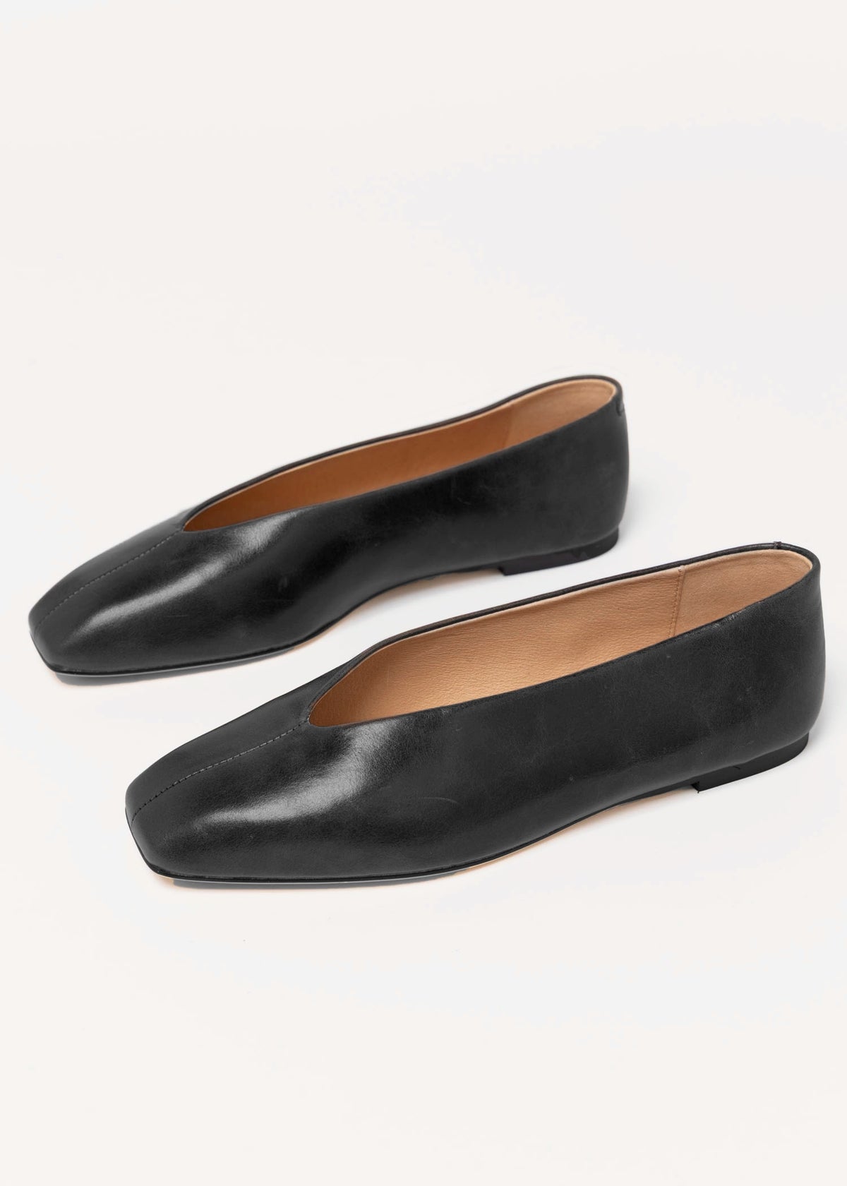 swatch_Black Leather Tony bianco brash flat