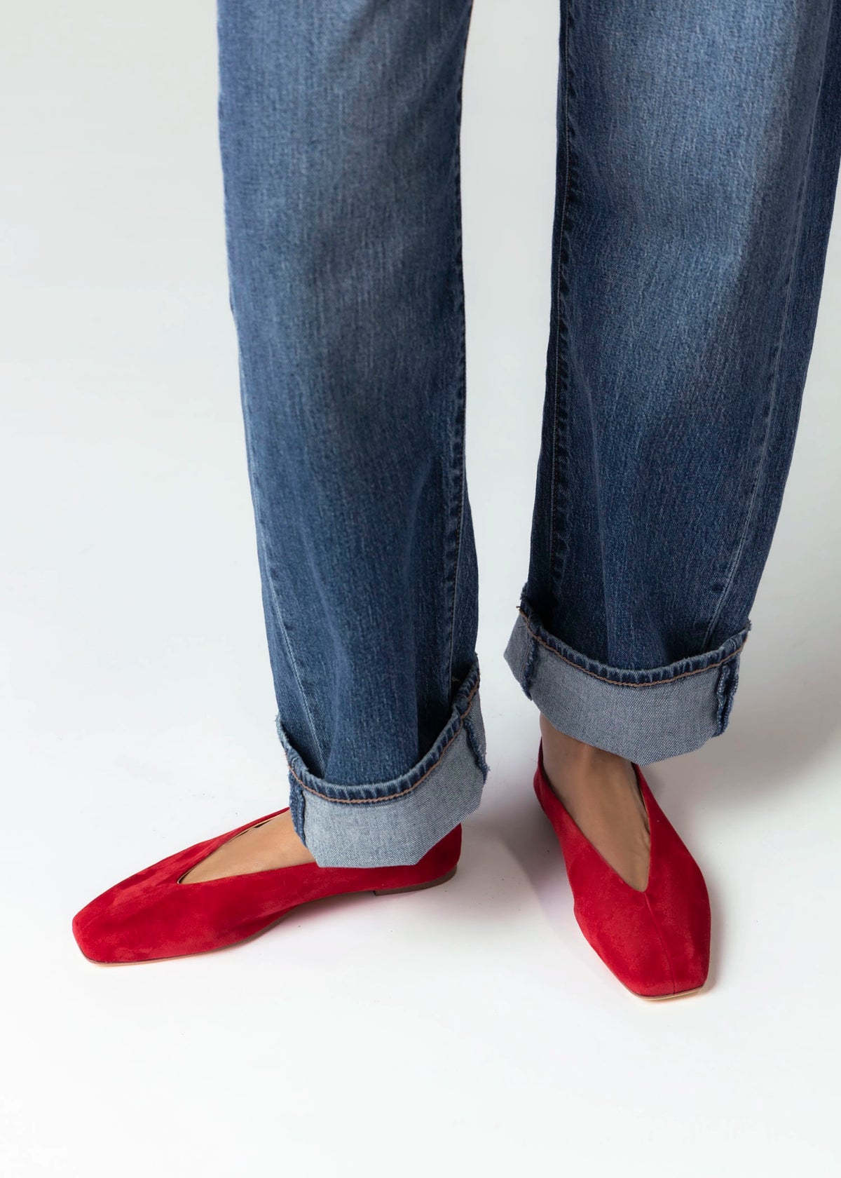 swatch_Scarlett Suede Tony bianco brash flat