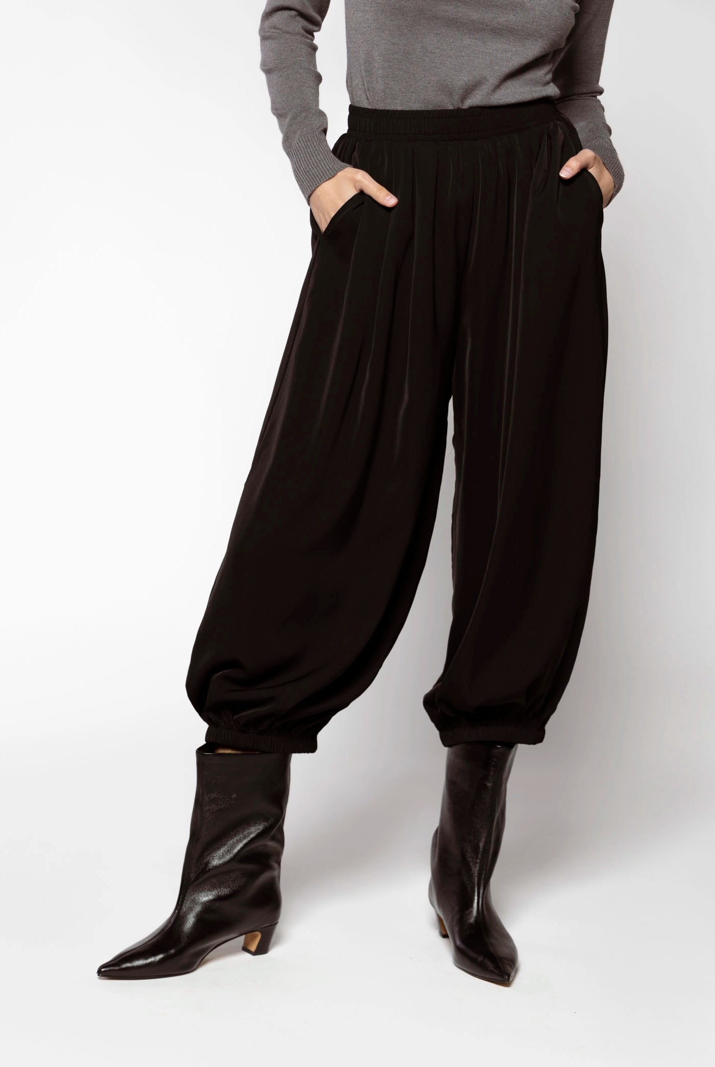 swatch_Black balloon pants