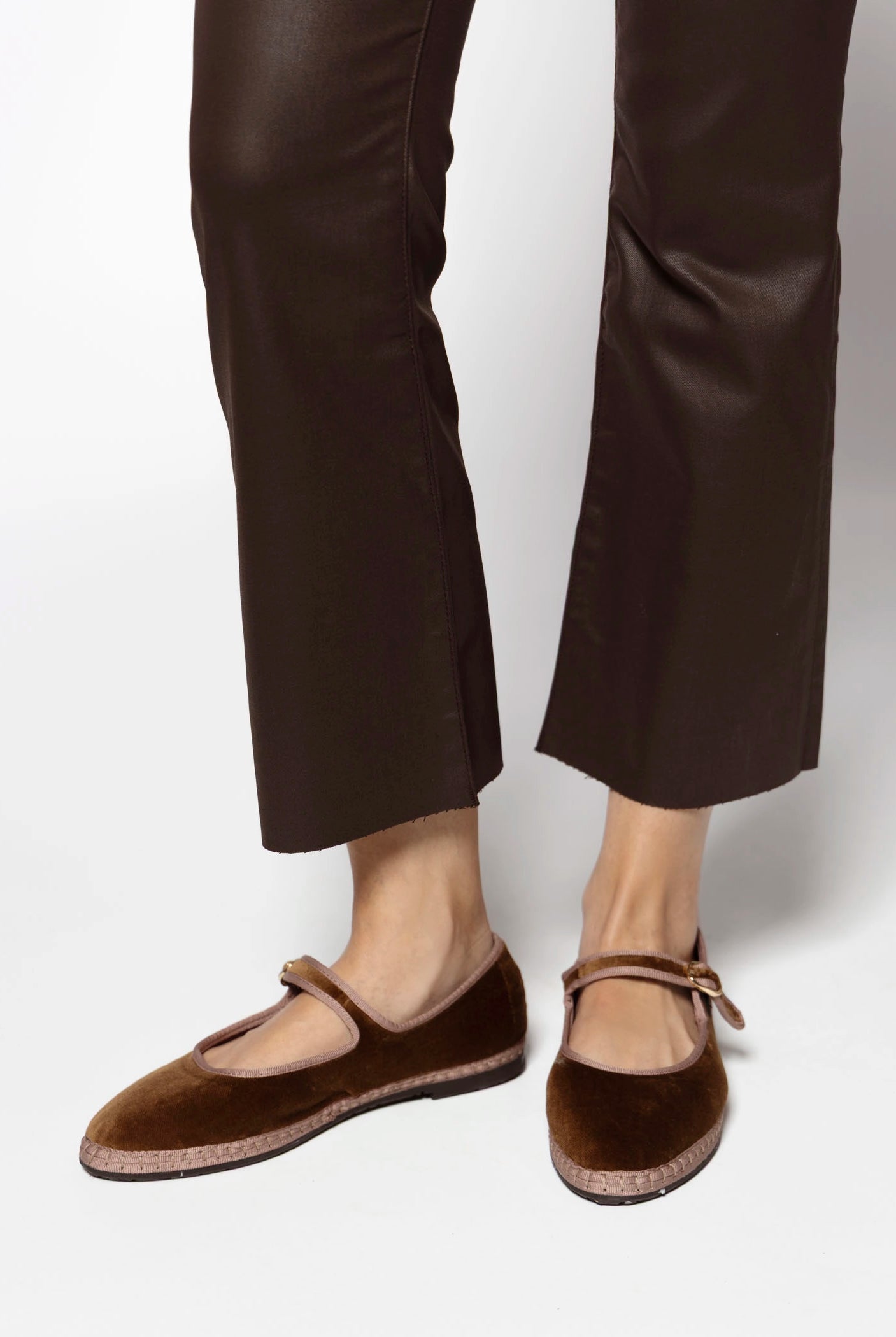 swatch_Brown velvet mary jane