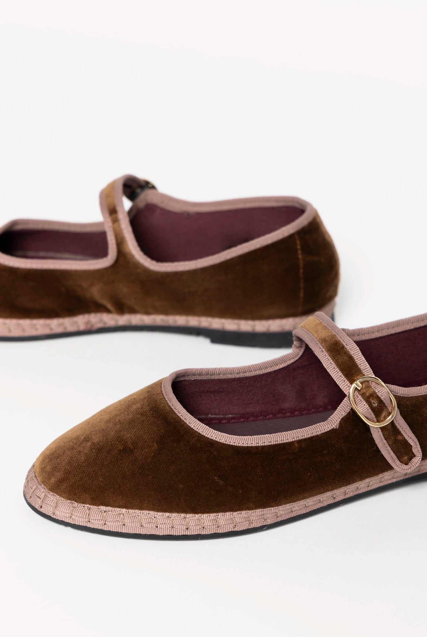 swatch_Brown velvet mary jane