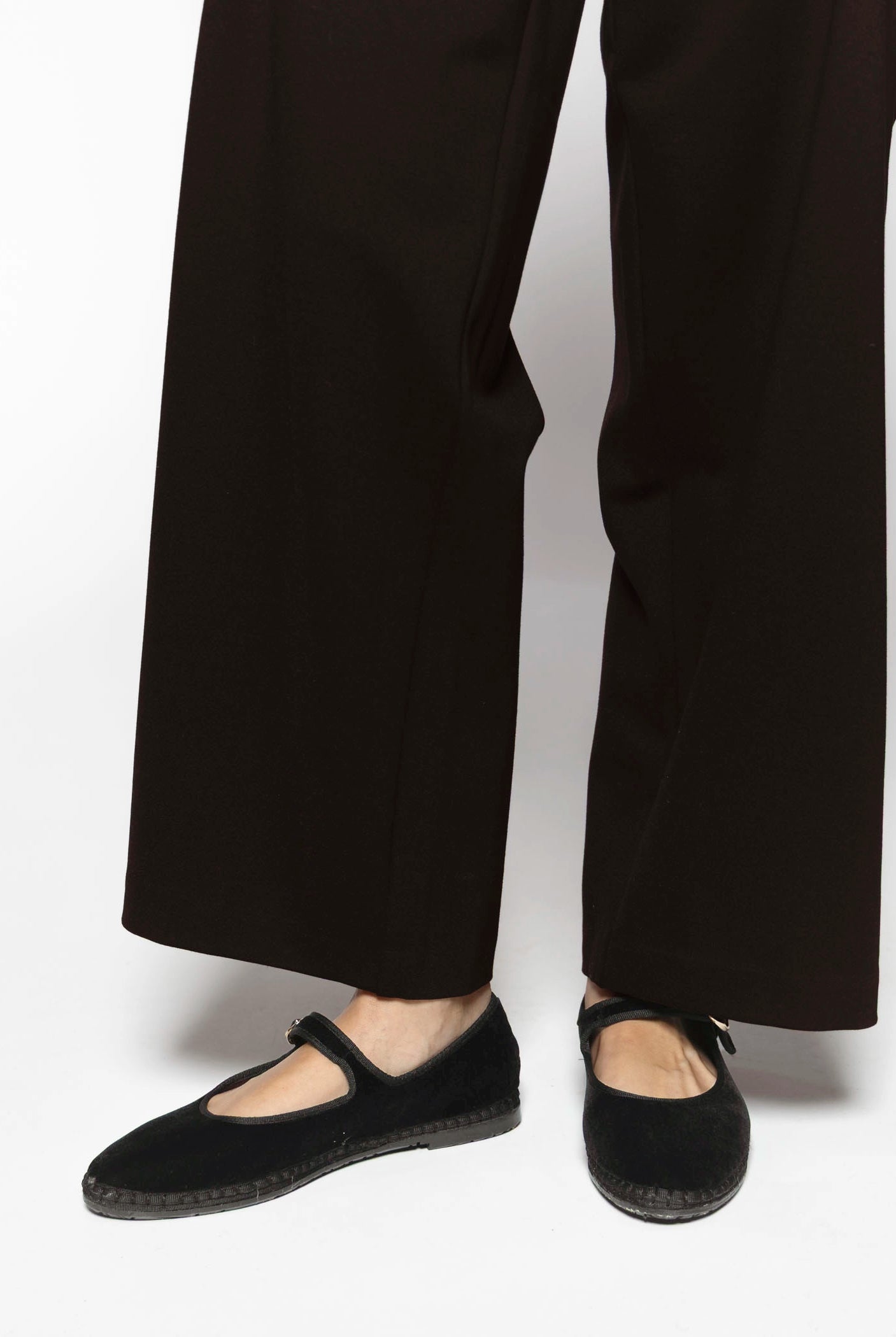 swatch_Black velvet mary jane flabelus