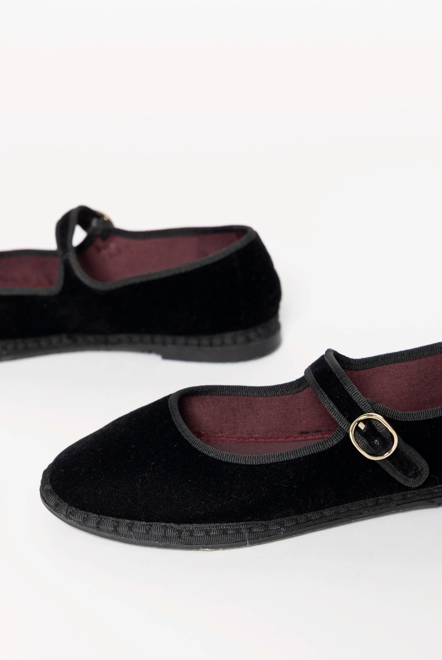 swatch_Black velvet mary jane flabelus