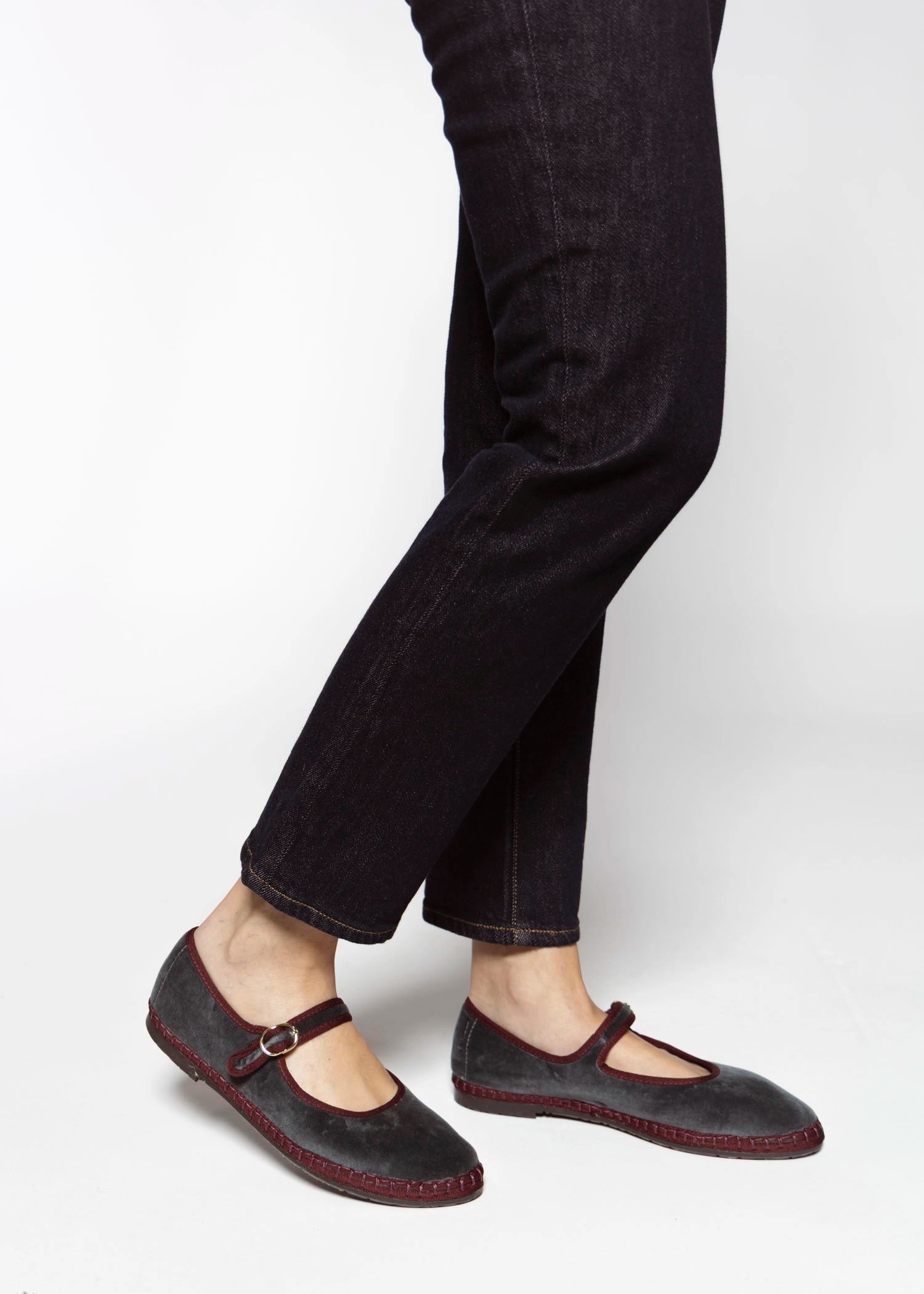 swatch_Grey velvet mary jane flabelus