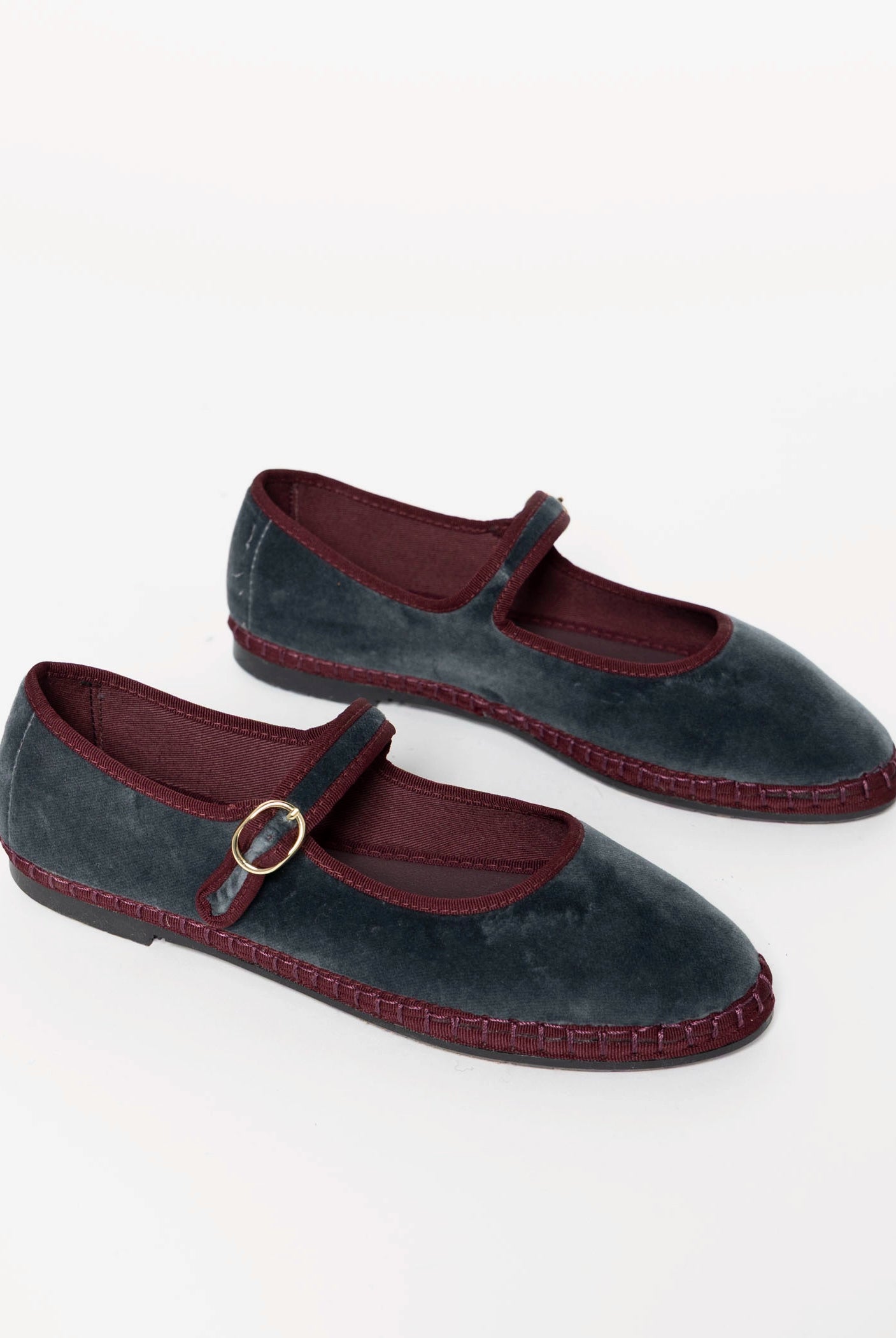 swatch_Grey velvet mary jane flabelus