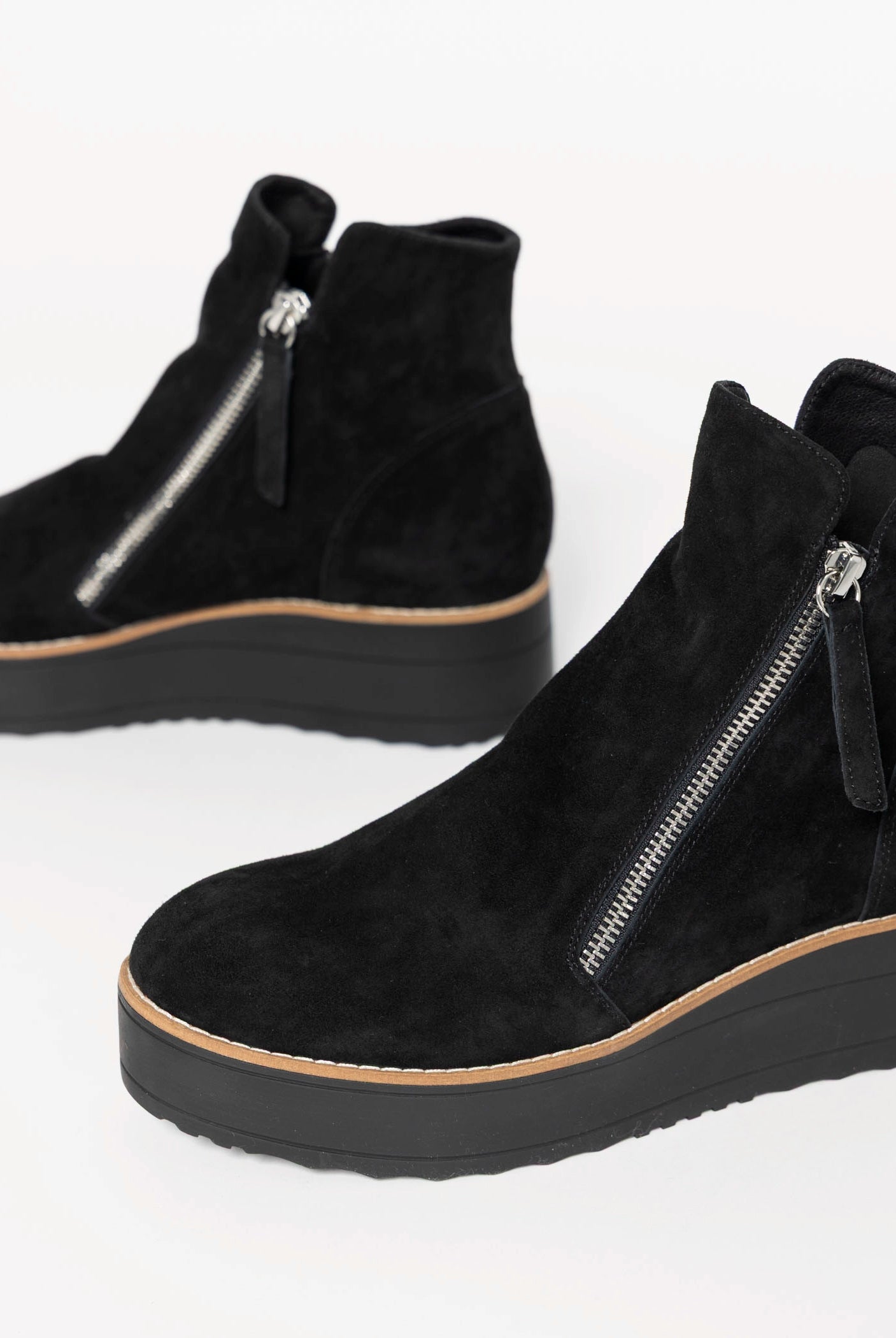 swatch_Black Suede nene platform boot
