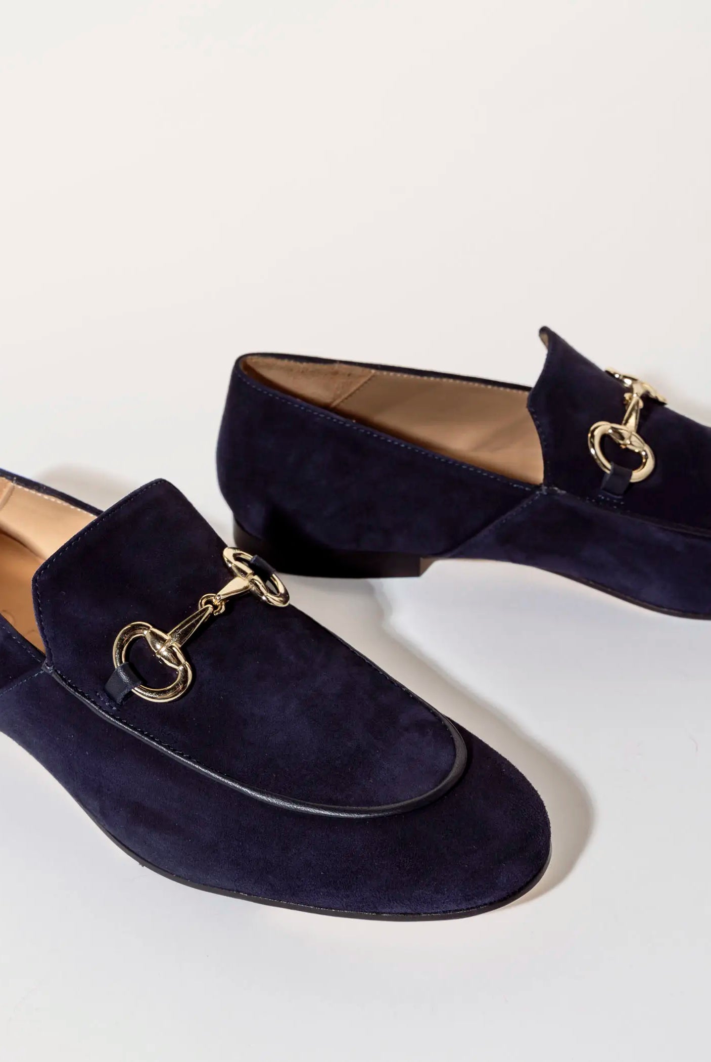 swatch_navy suede loafer with bit flat shoes