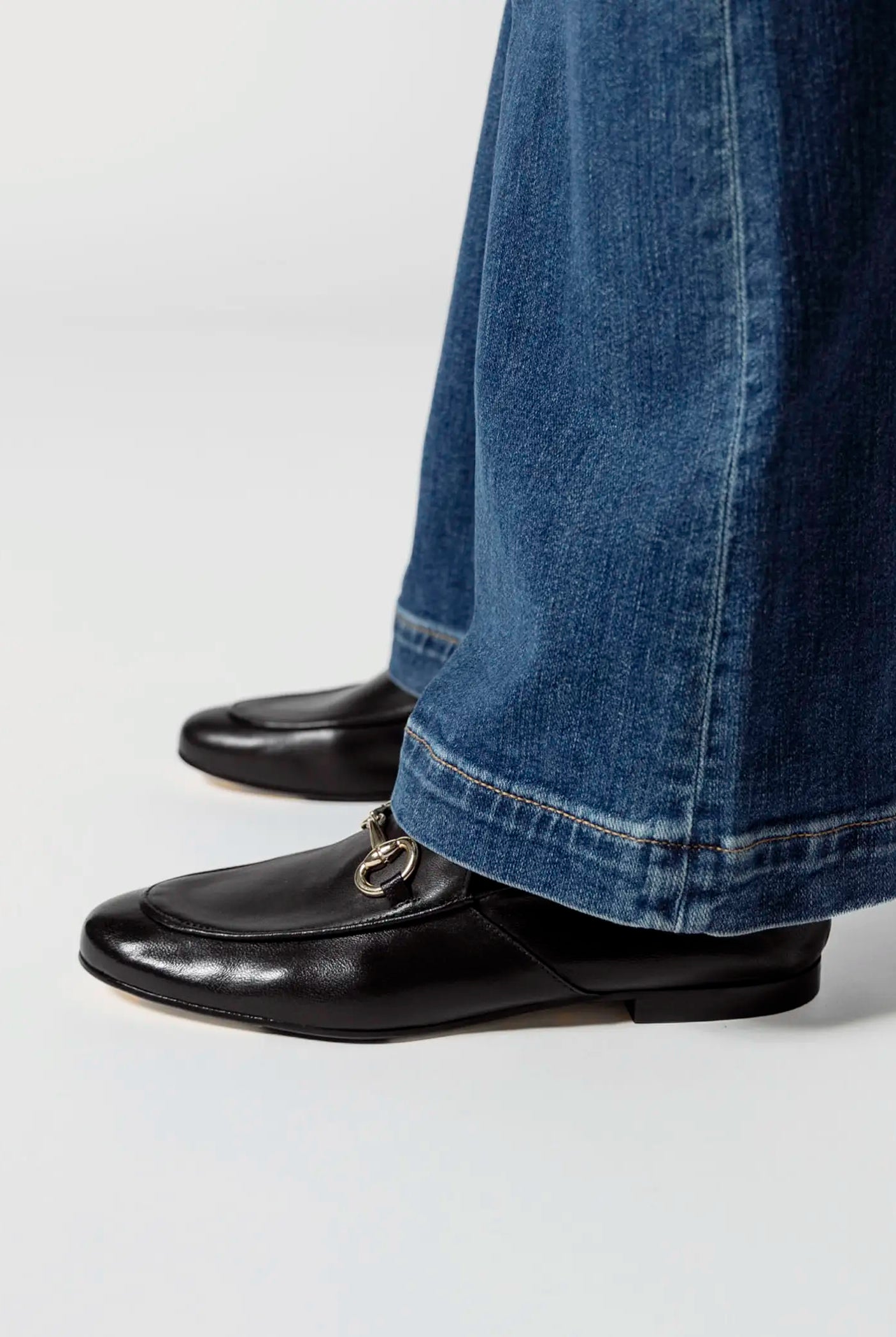 swatch_black leather loafer with bit flat shoes