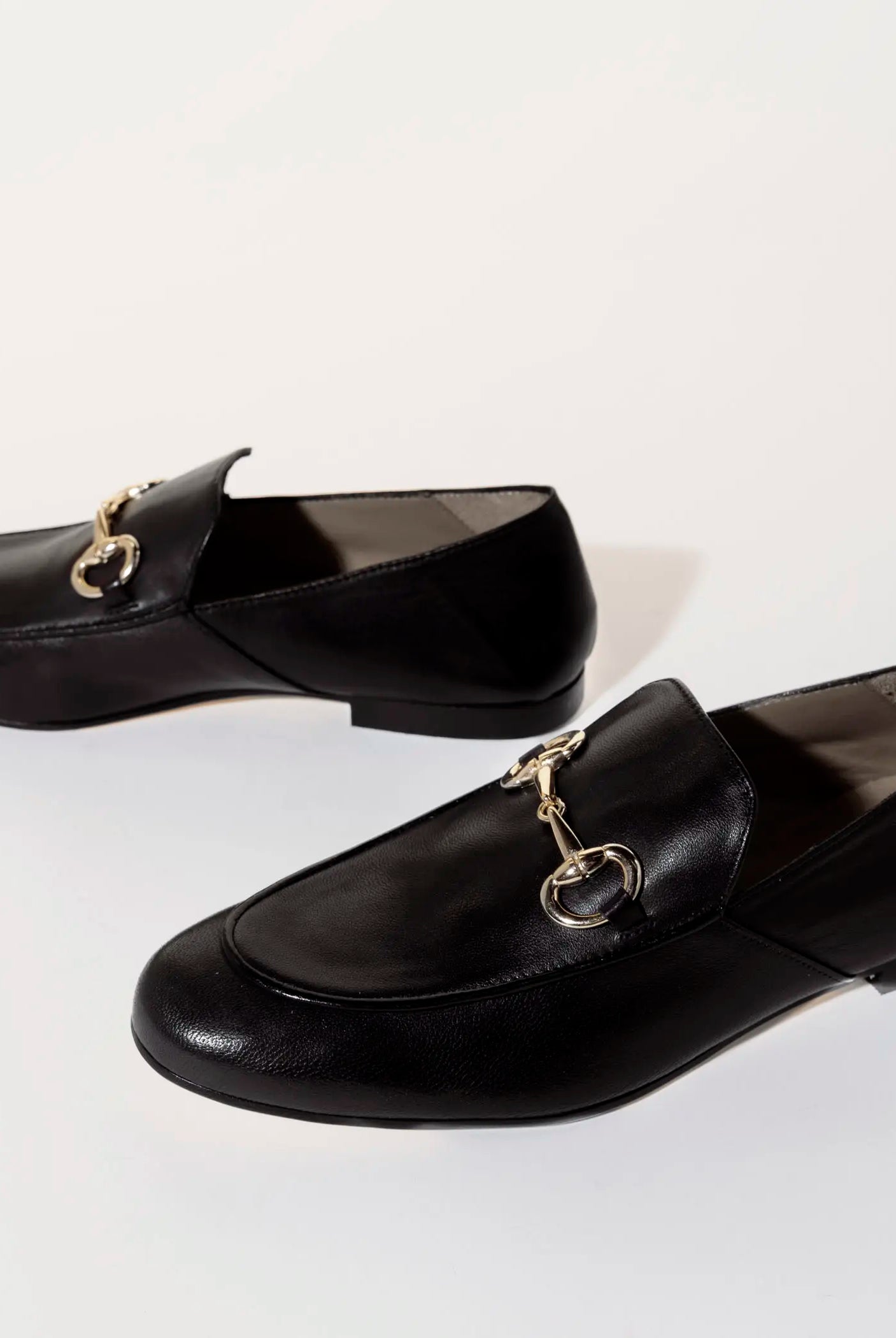 swatch_black leather loafer with bit flat shoes