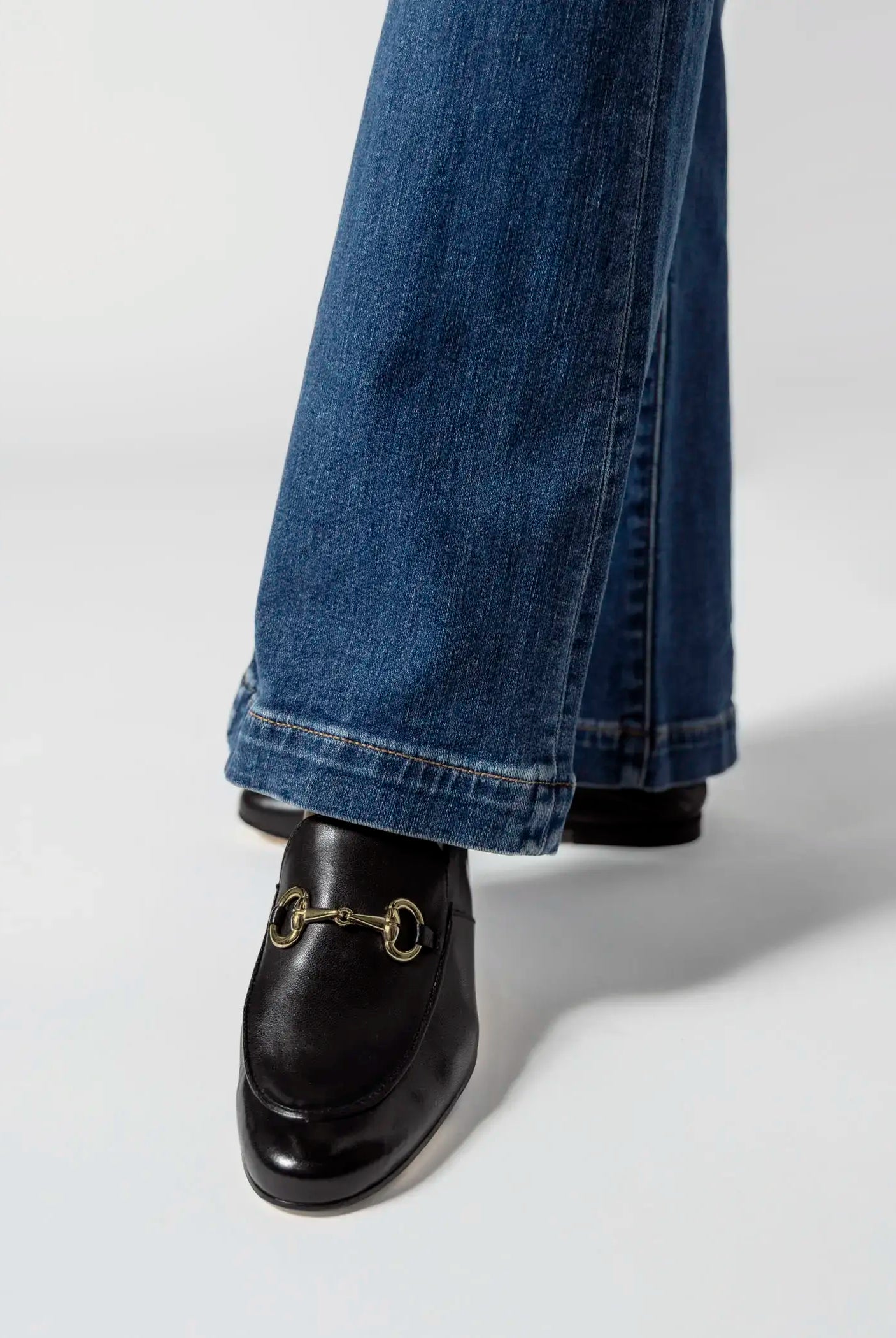 swatch_black leather loafer with bit flat shoes