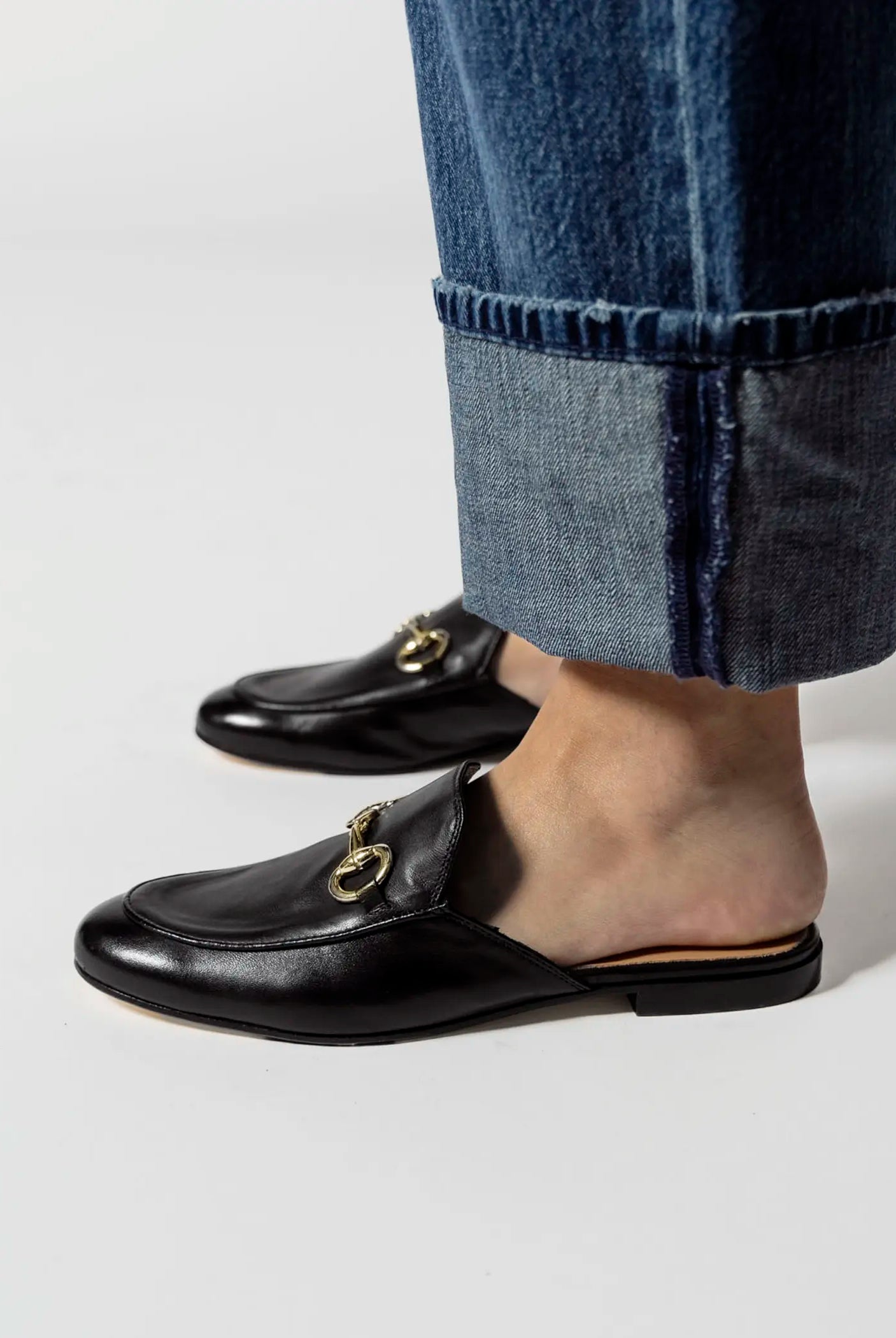 swatch_black leather leather mule with bit flat shoes