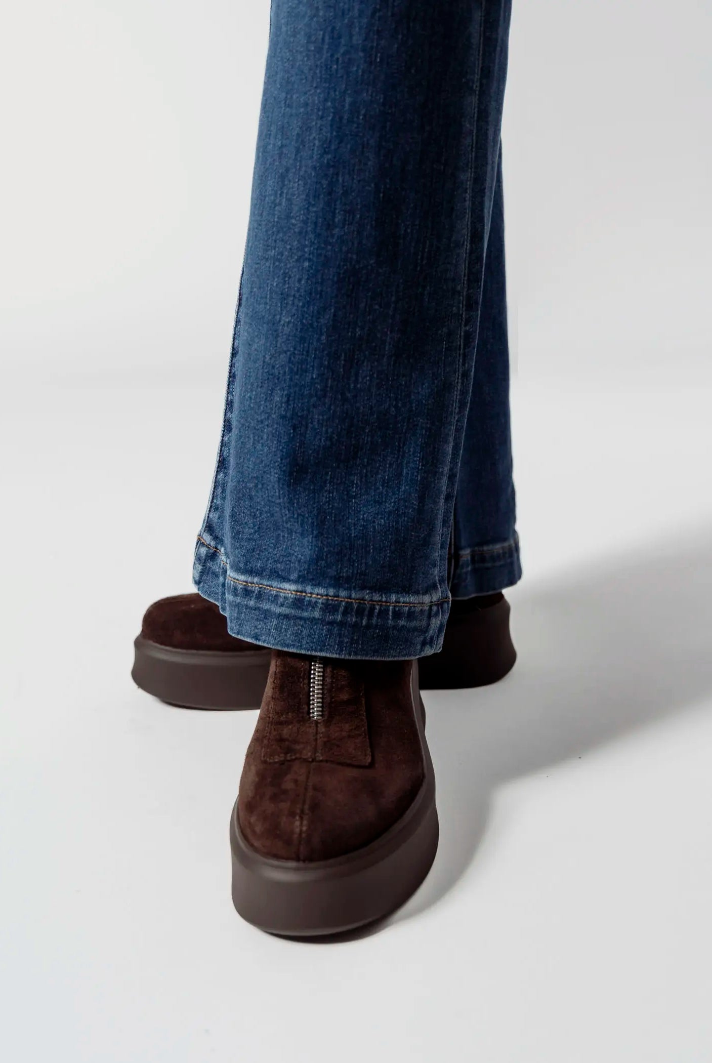 swatch_brown jones center zip boot boots