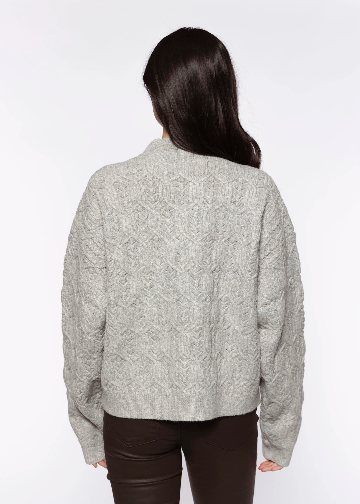 swatch_Grey cable knit sweater