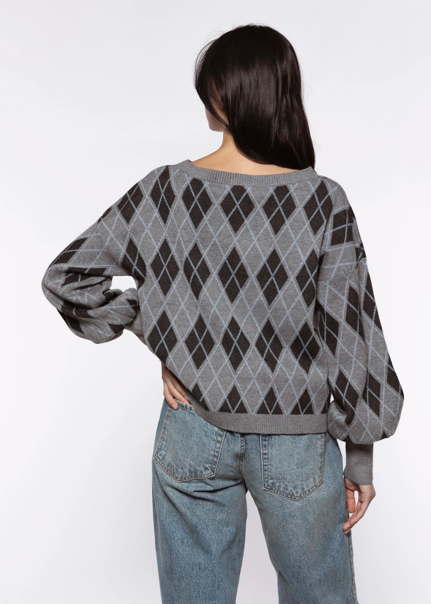 swatch_Grey argyle sweater