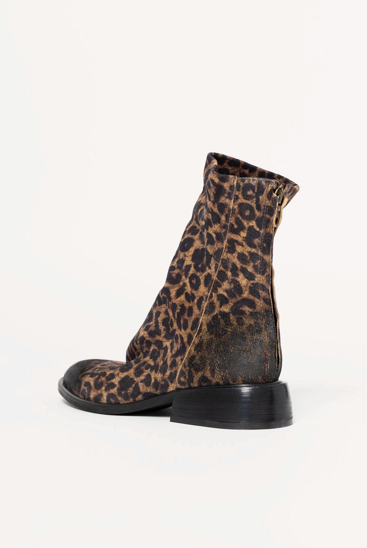 swatch_Leopard suede ankle boot