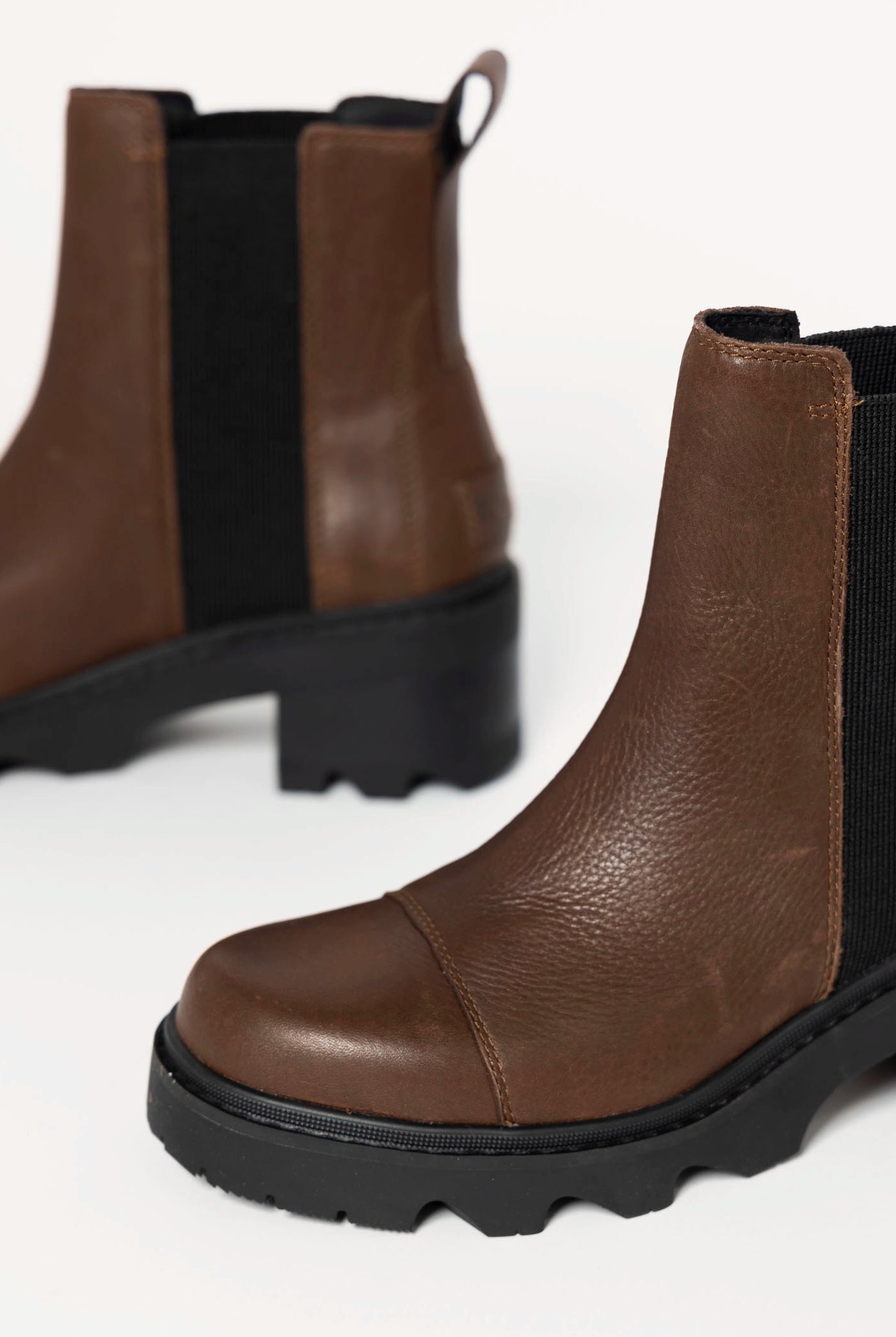 swatch_Tobacco Leather joan now waterproof boots