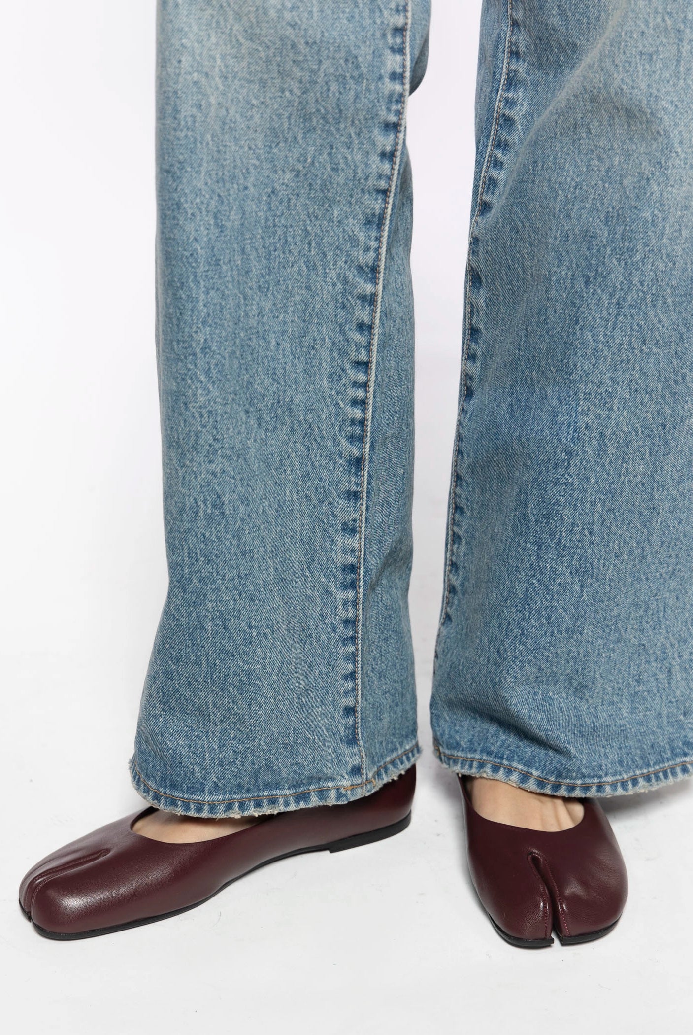 swatch_Wine Leather tabi flat