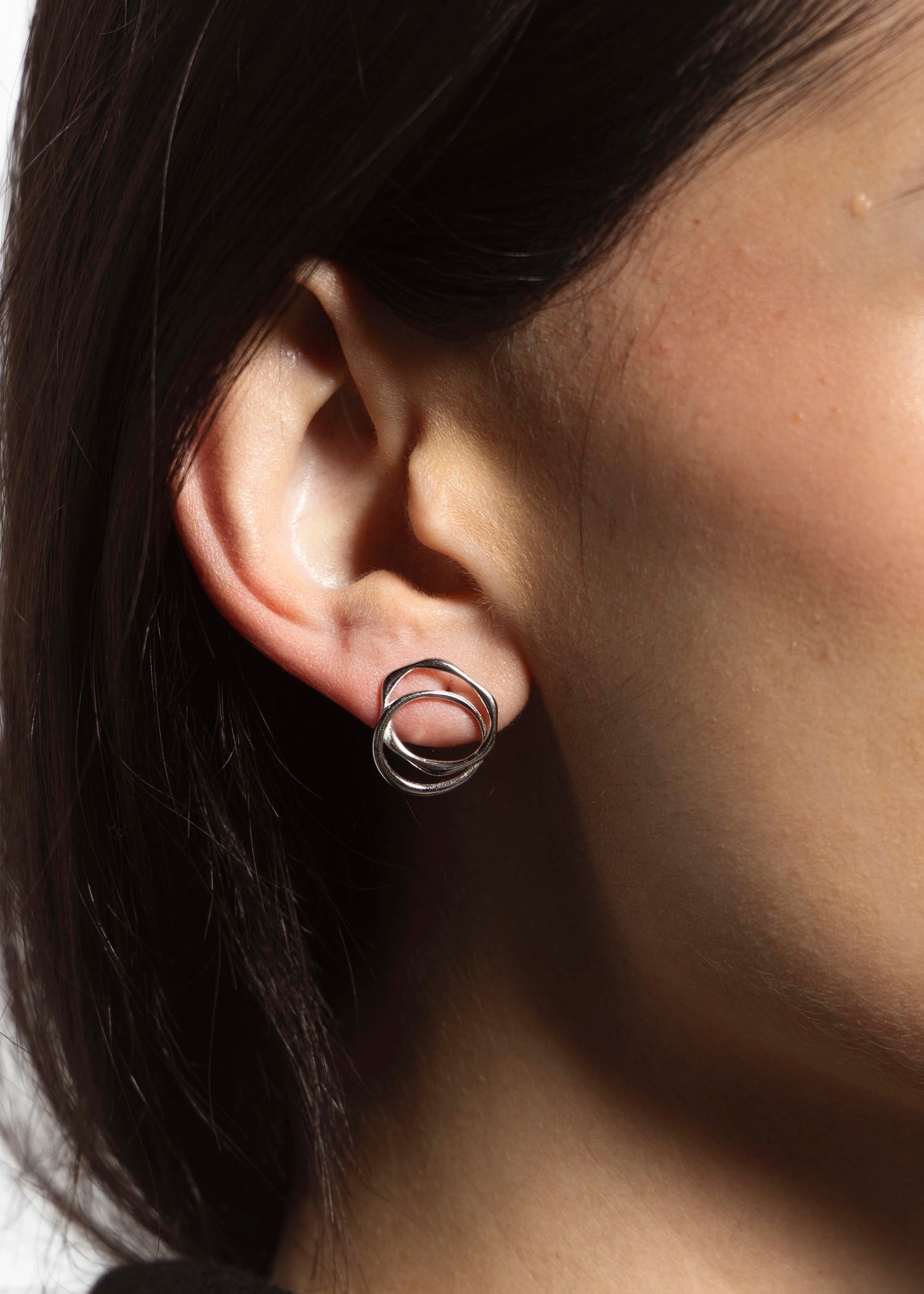 swatch_Silver double circle earrings