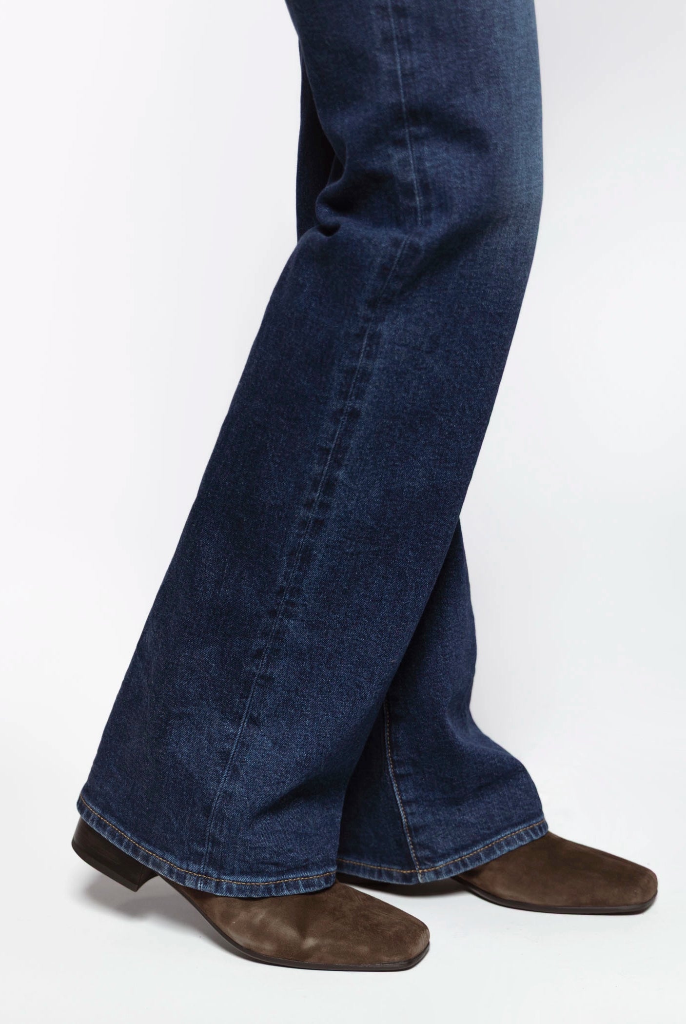 swatch_Chocolate Suede mona boot vagabond shoes