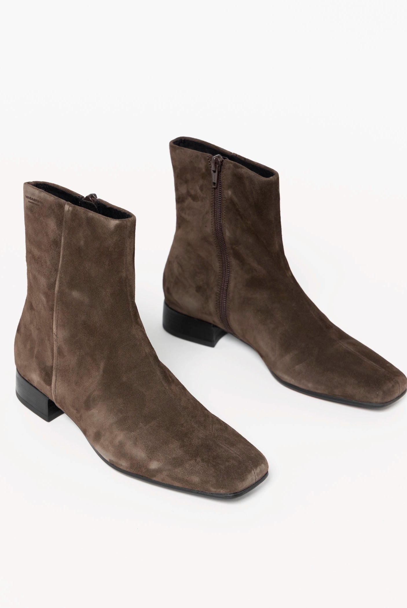 swatch_Chocolate Suede mona boot vagabond shoes