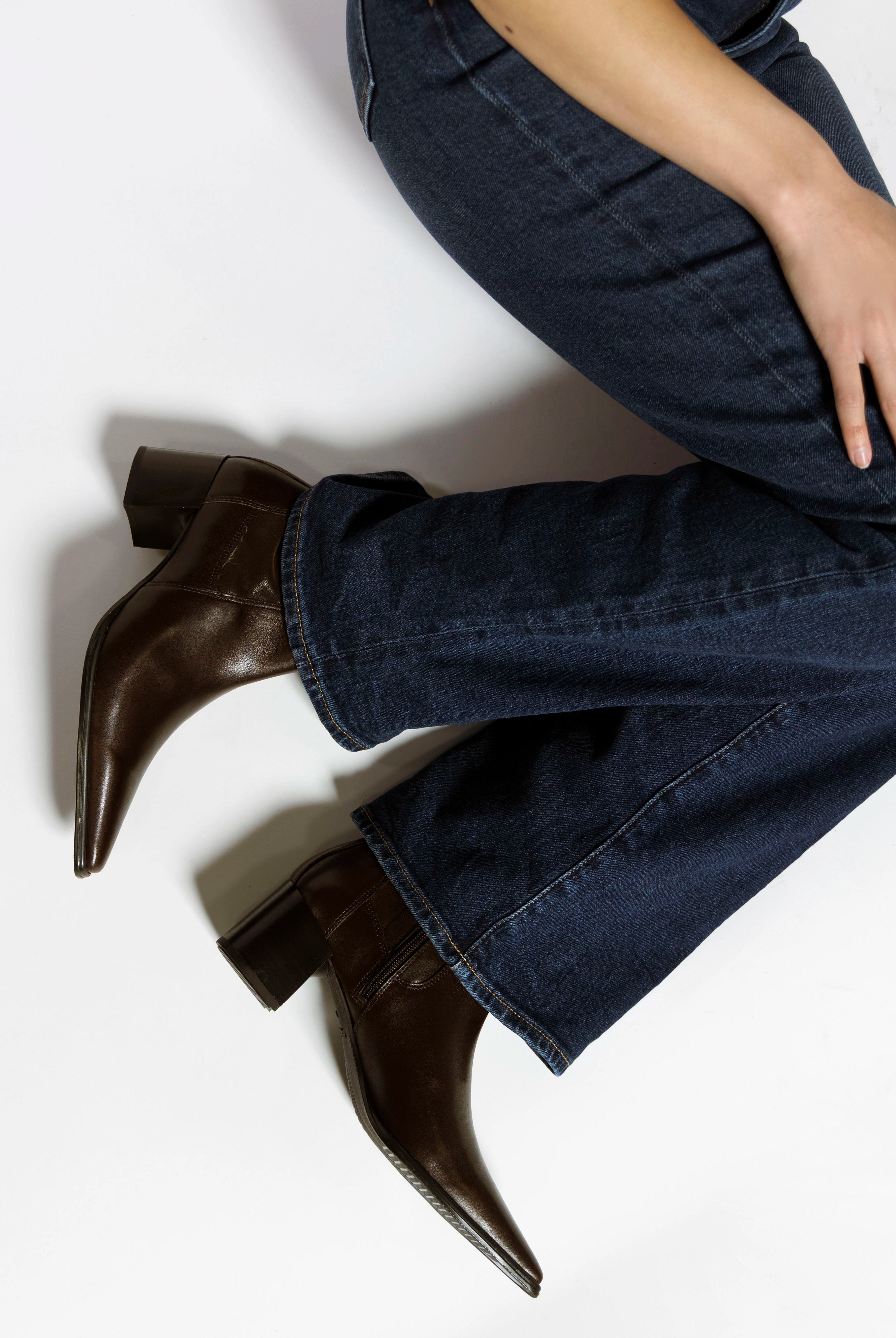 swatch_Chocolate Leather giselle boots vagabond shoes