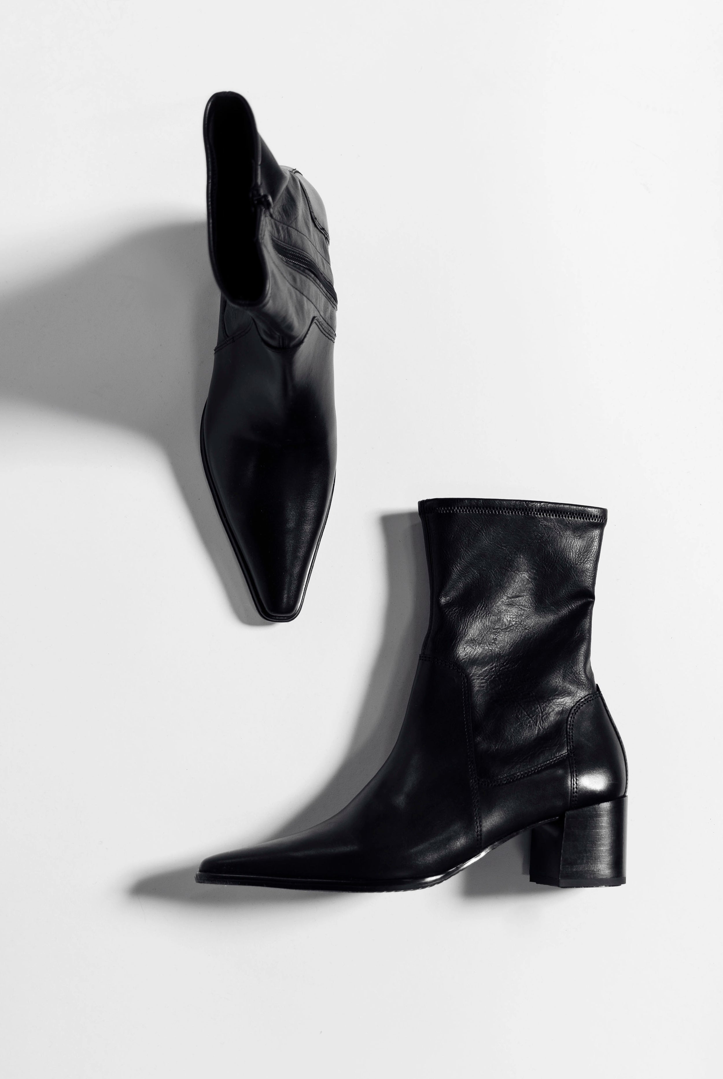 swatch_Black Leather giselle boots vagabond shoes