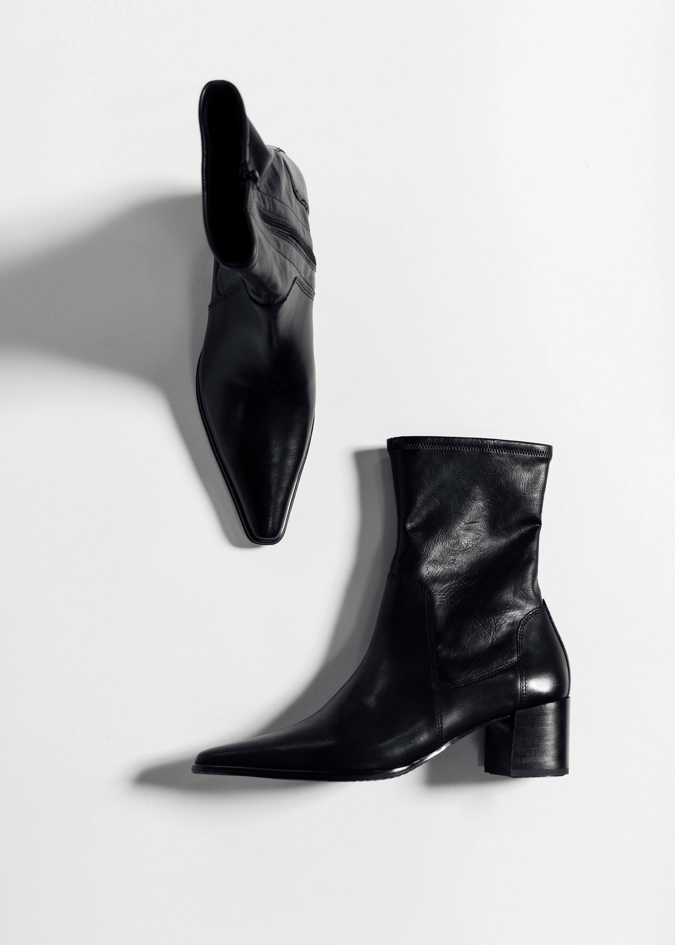 swatch_Black Leather giselle boots vagabond shoes