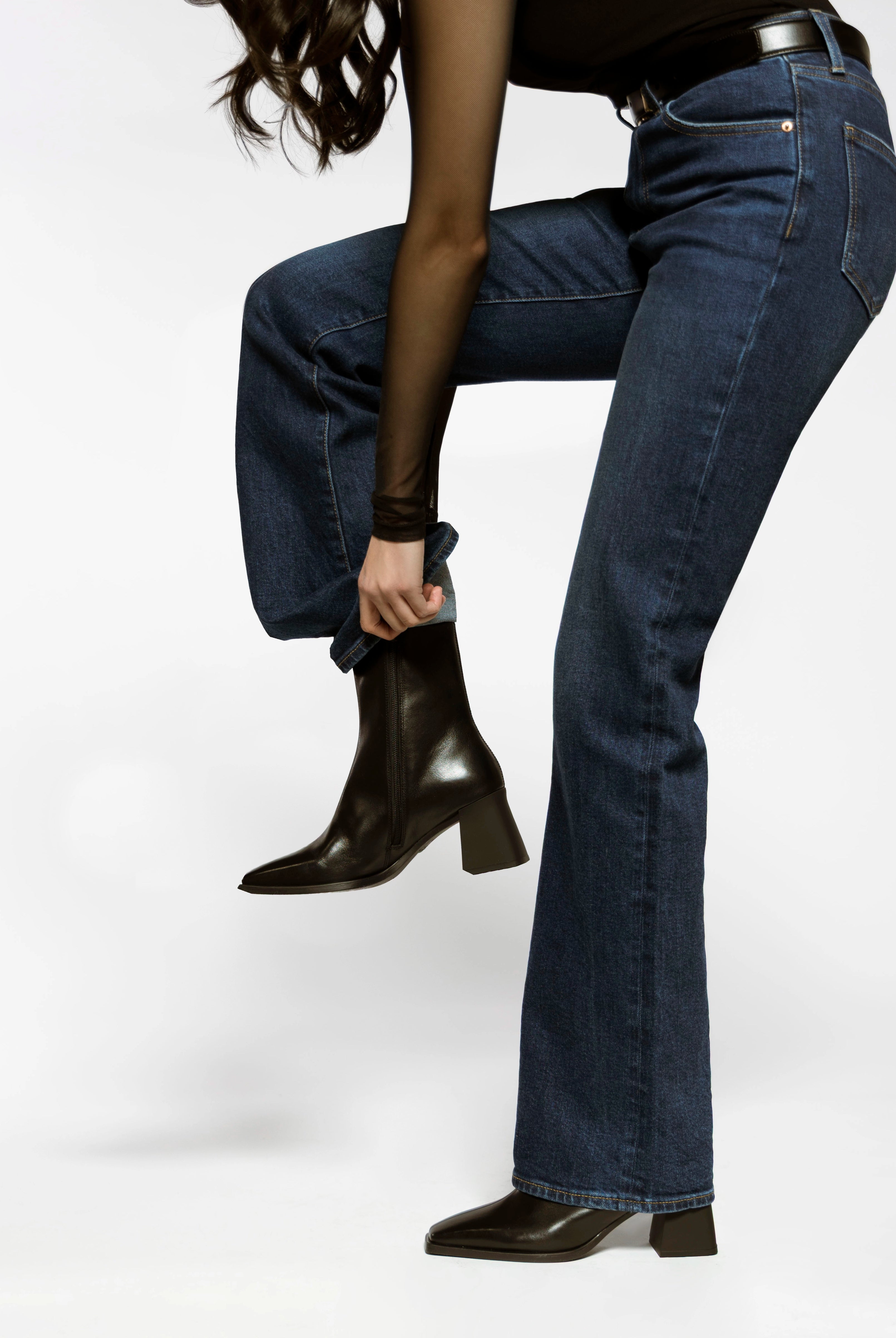 swatch_Black Leather hedda square toe boot boots