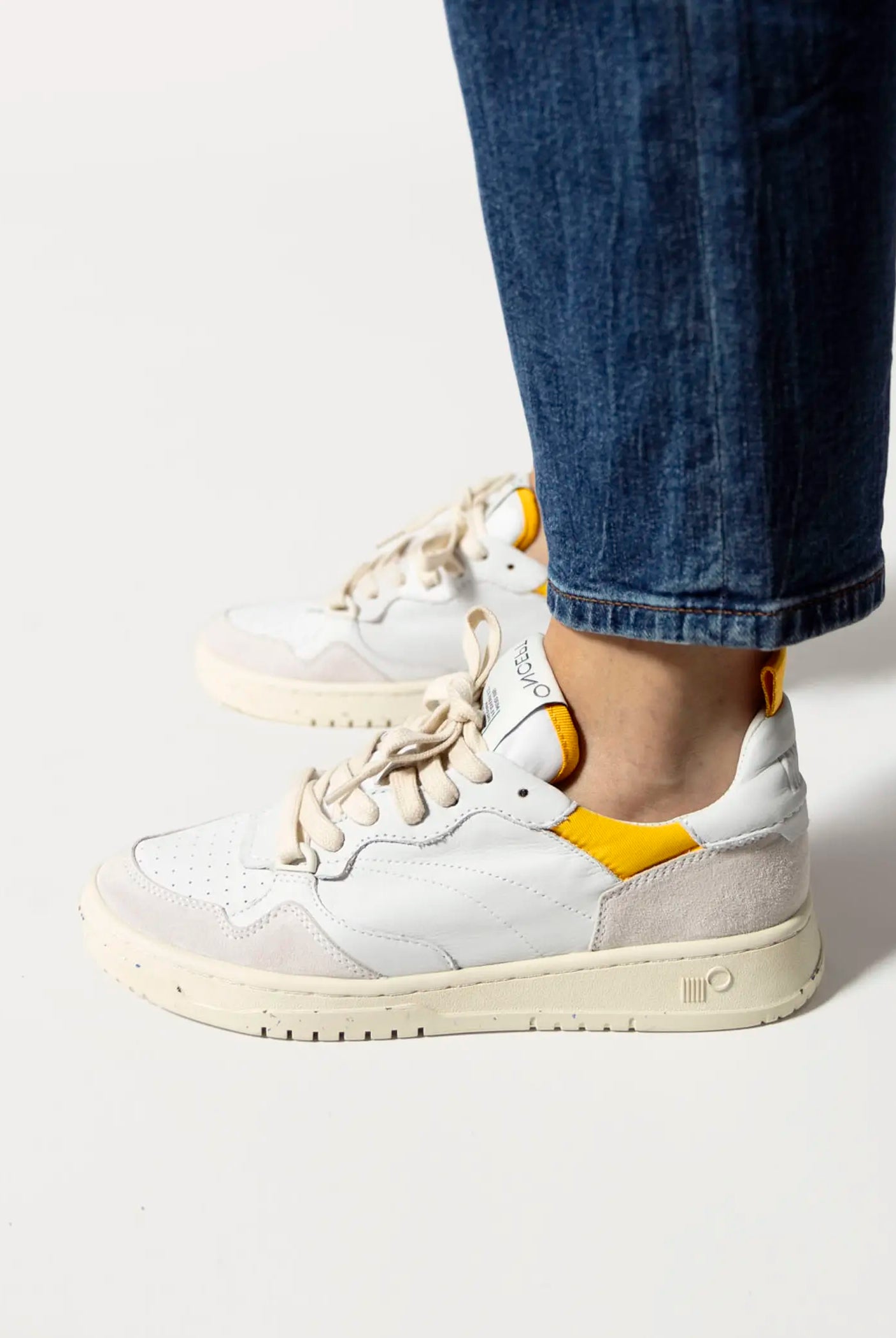 swatch_White/Cloud phoenix sneaker