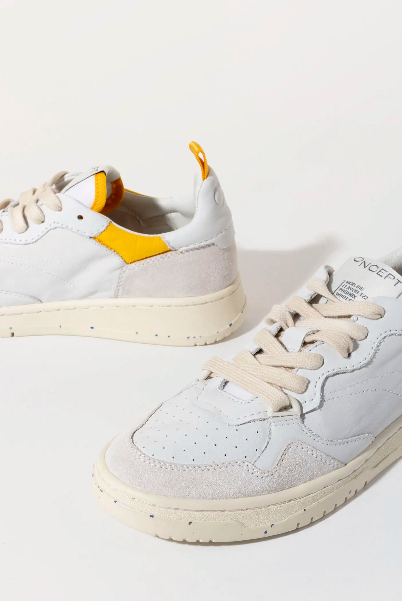 swatch_White/Cloud phoenix sneaker