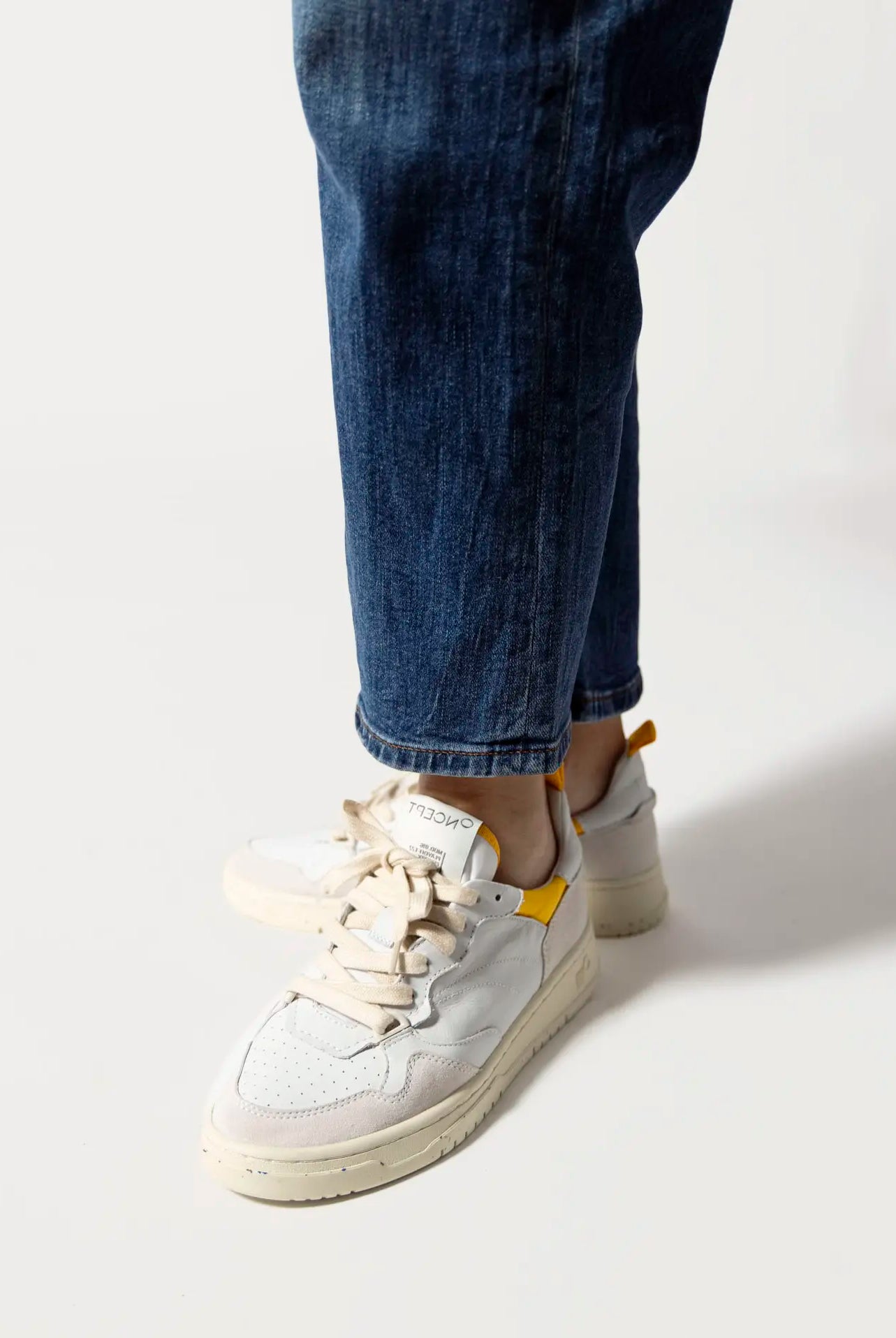 swatch_White/Cloud phoenix sneaker