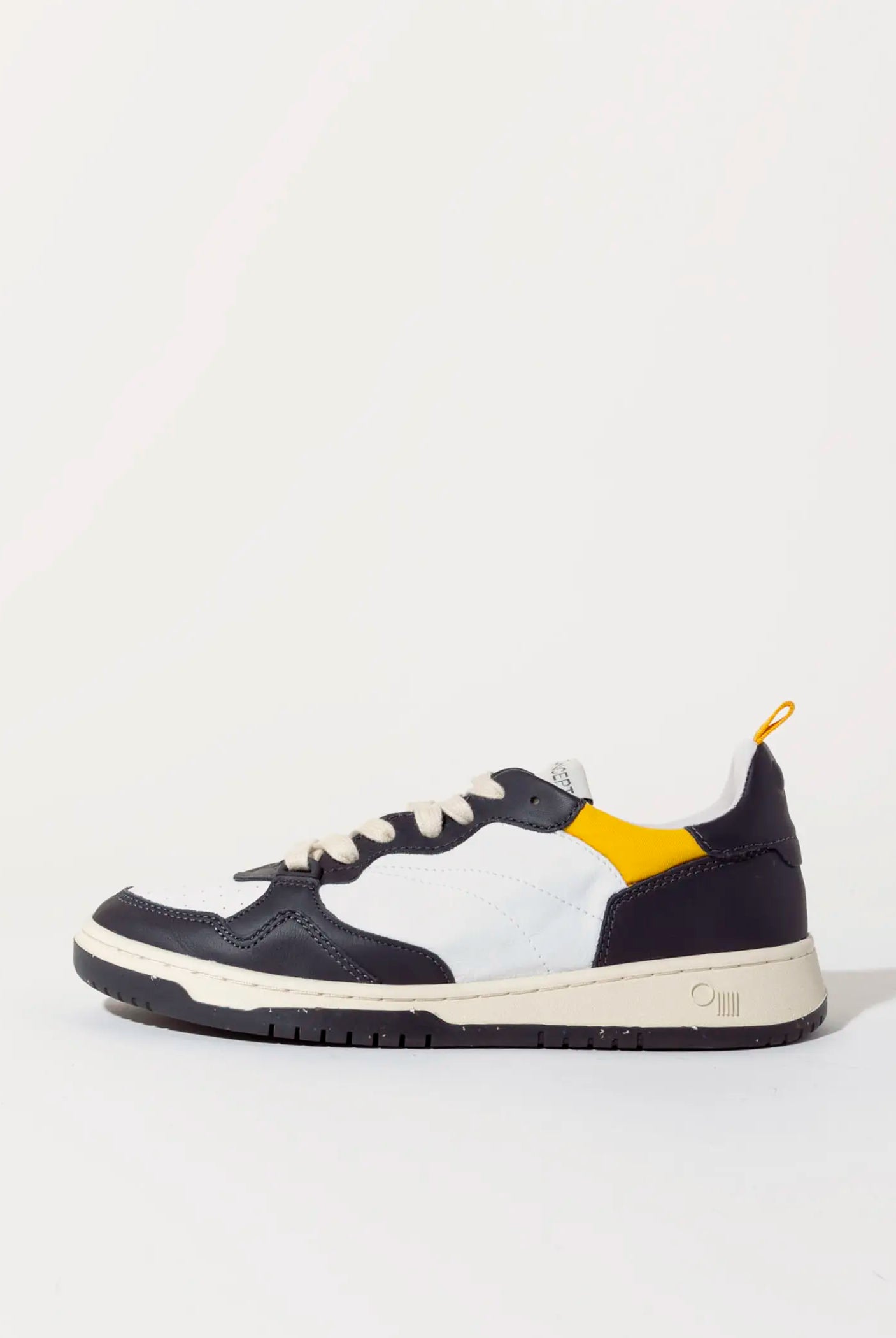 swatch_Storm Grey phoenix sneaker