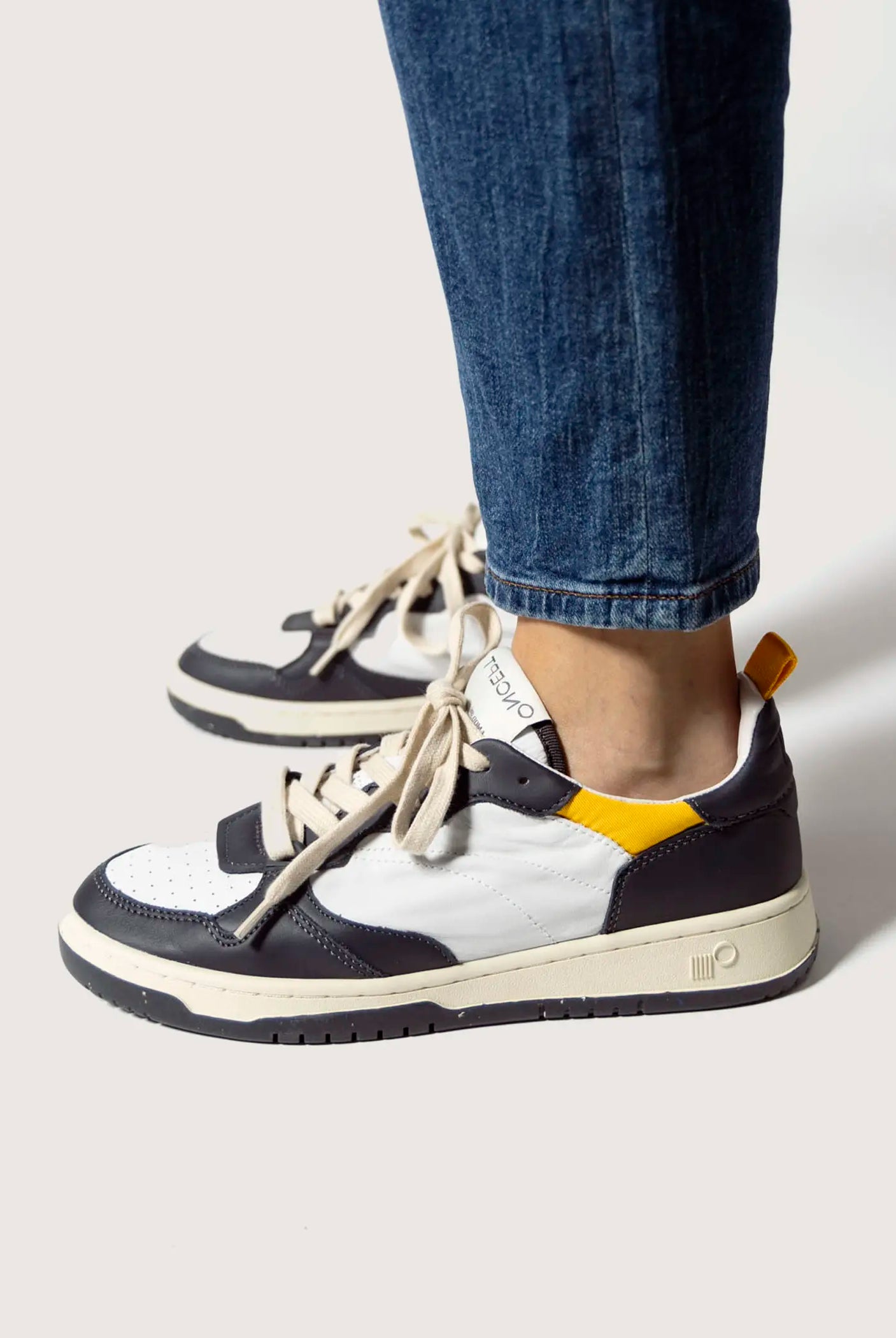 swatch_Storm Grey phoenix sneaker