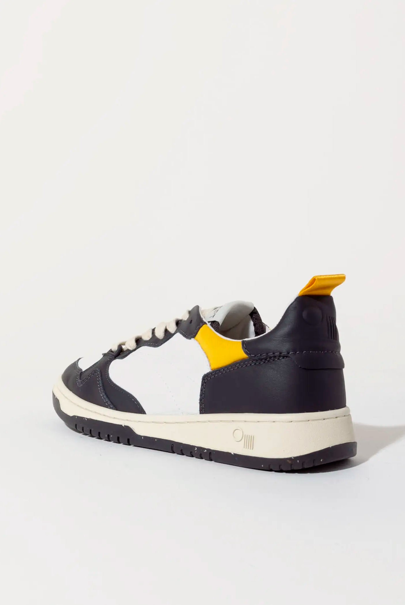 swatch_Storm Grey phoenix sneaker