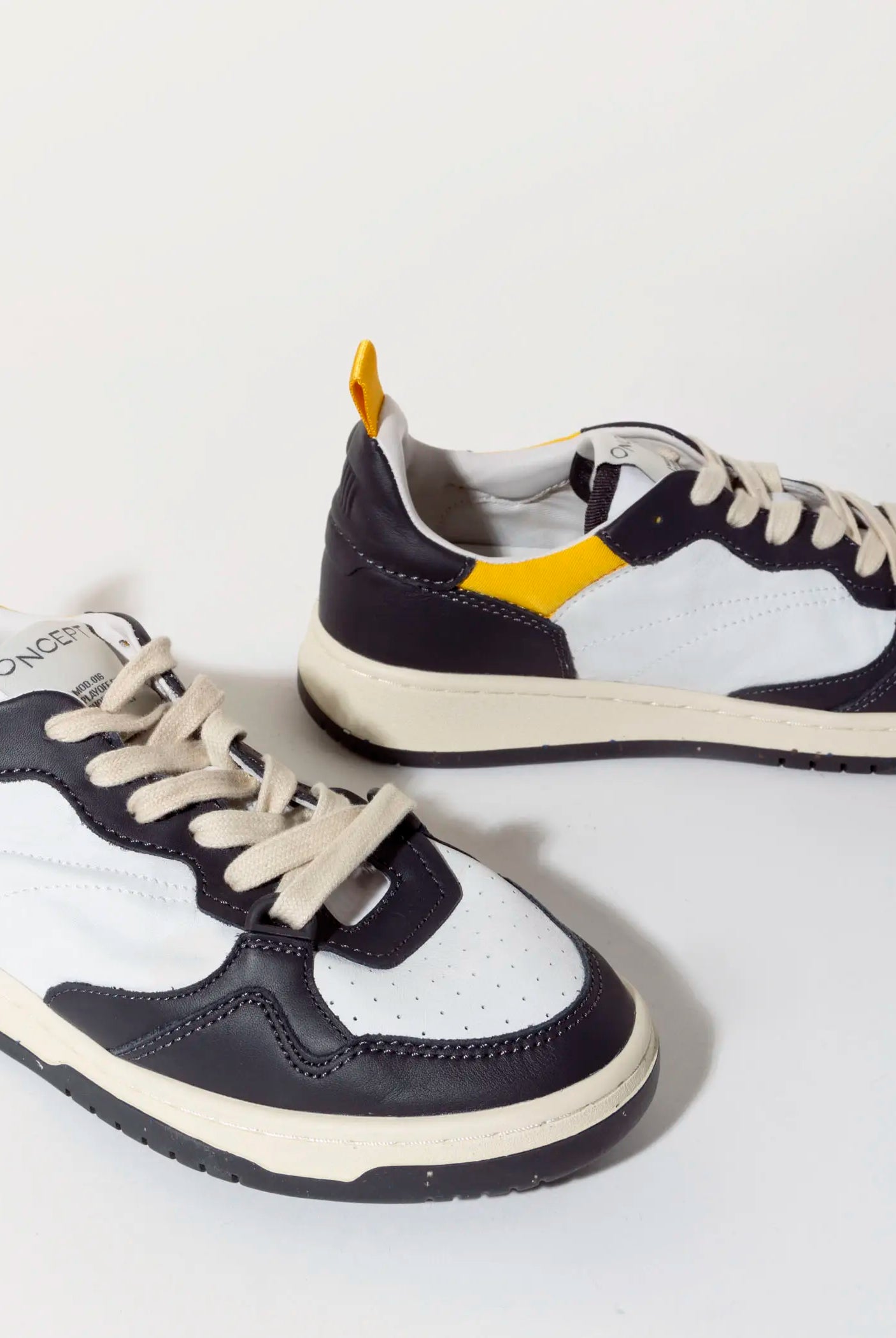 swatch_Storm Grey phoenix sneaker