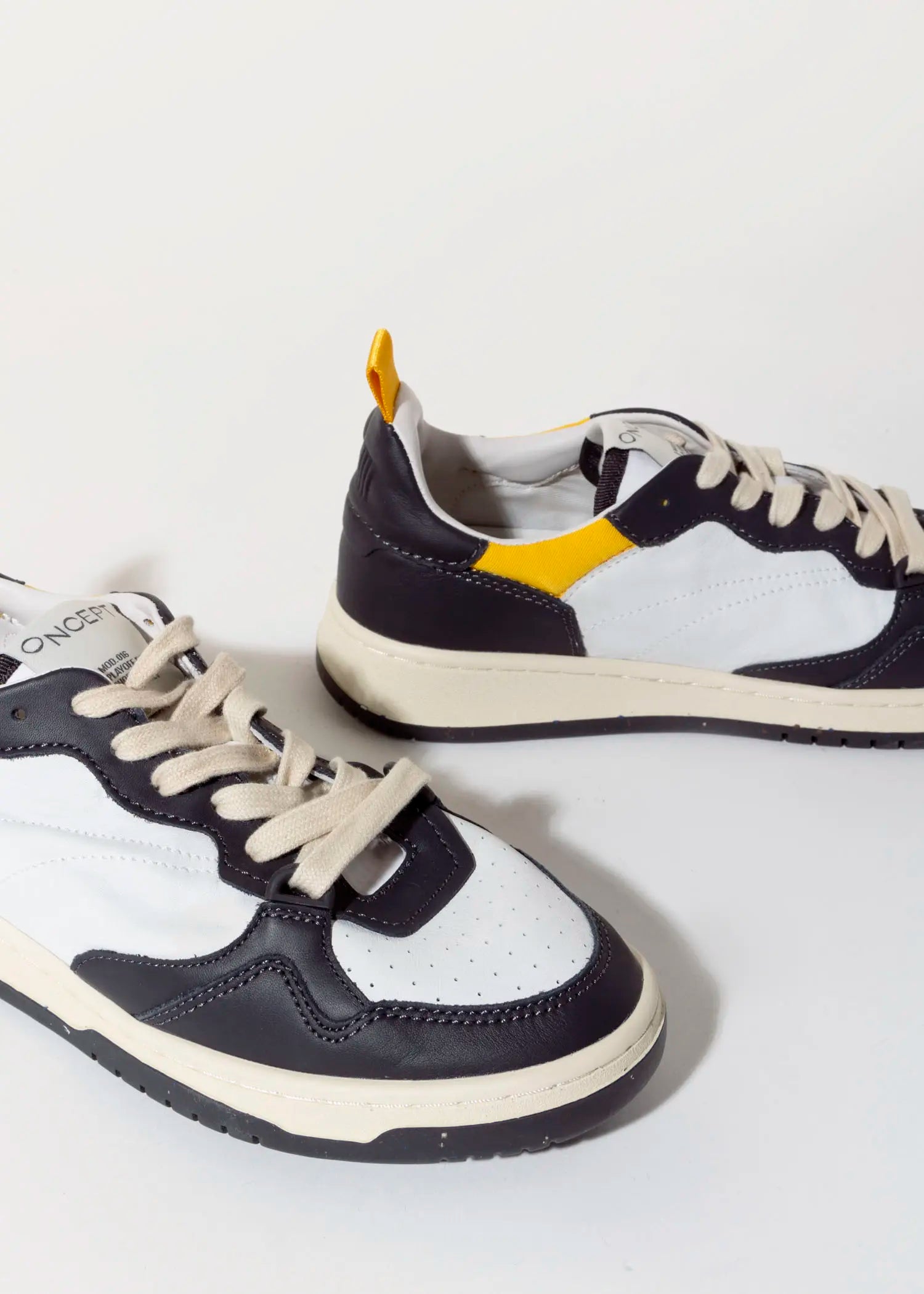 swatch_Storm Grey phoenix sneaker