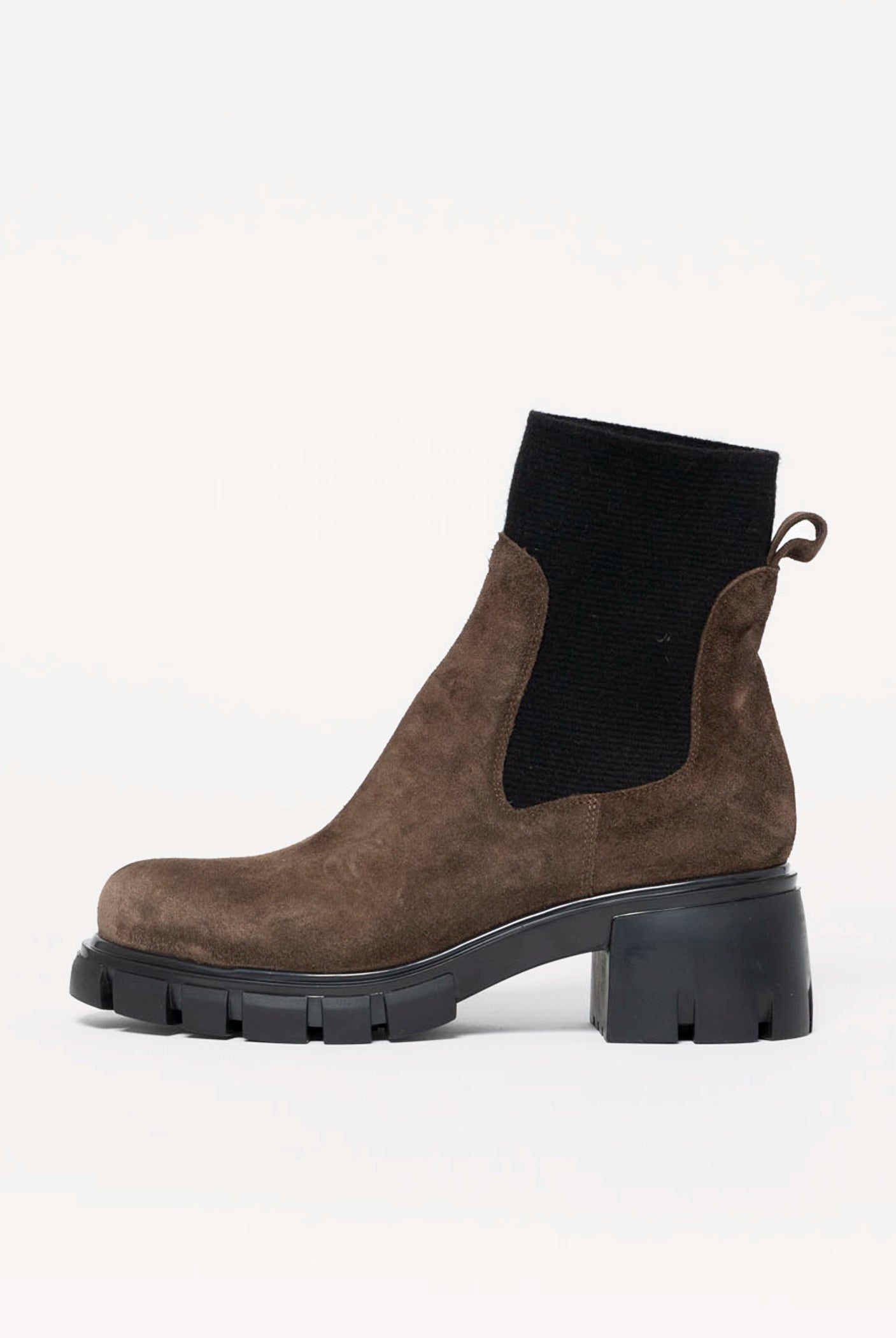swatch_Chocolate Suede lug sole chelsea boot
