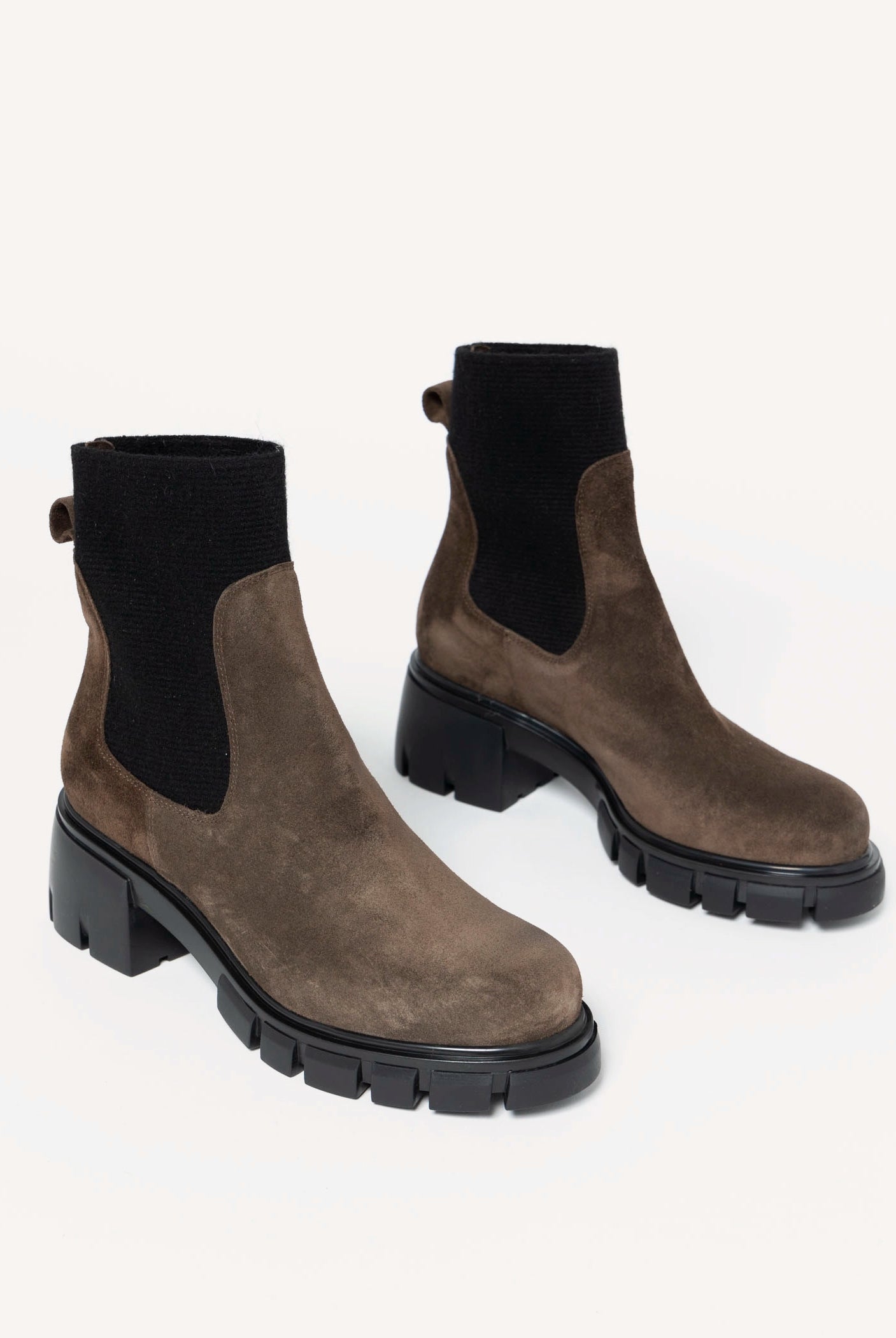 swatch_Chocolate Suede lug sole chelsea boot
