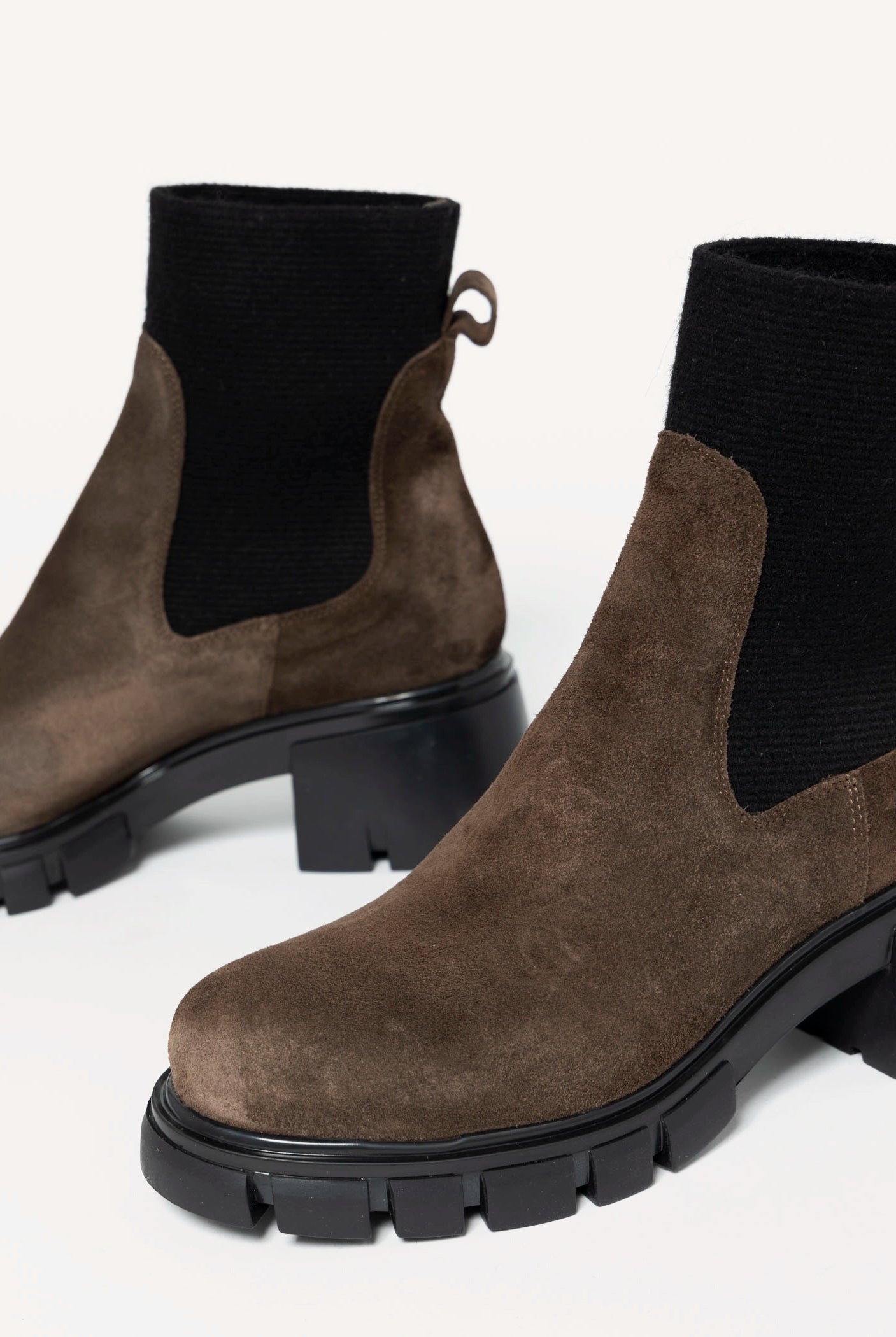 swatch_Chocolate Suede lug sole chelsea boot