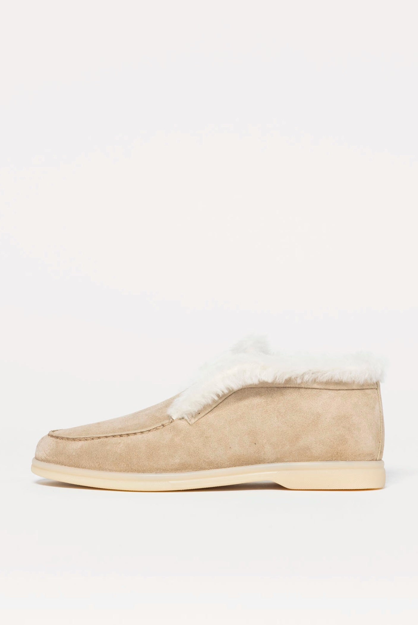 swatch_Sand Suede shearling lined bootie