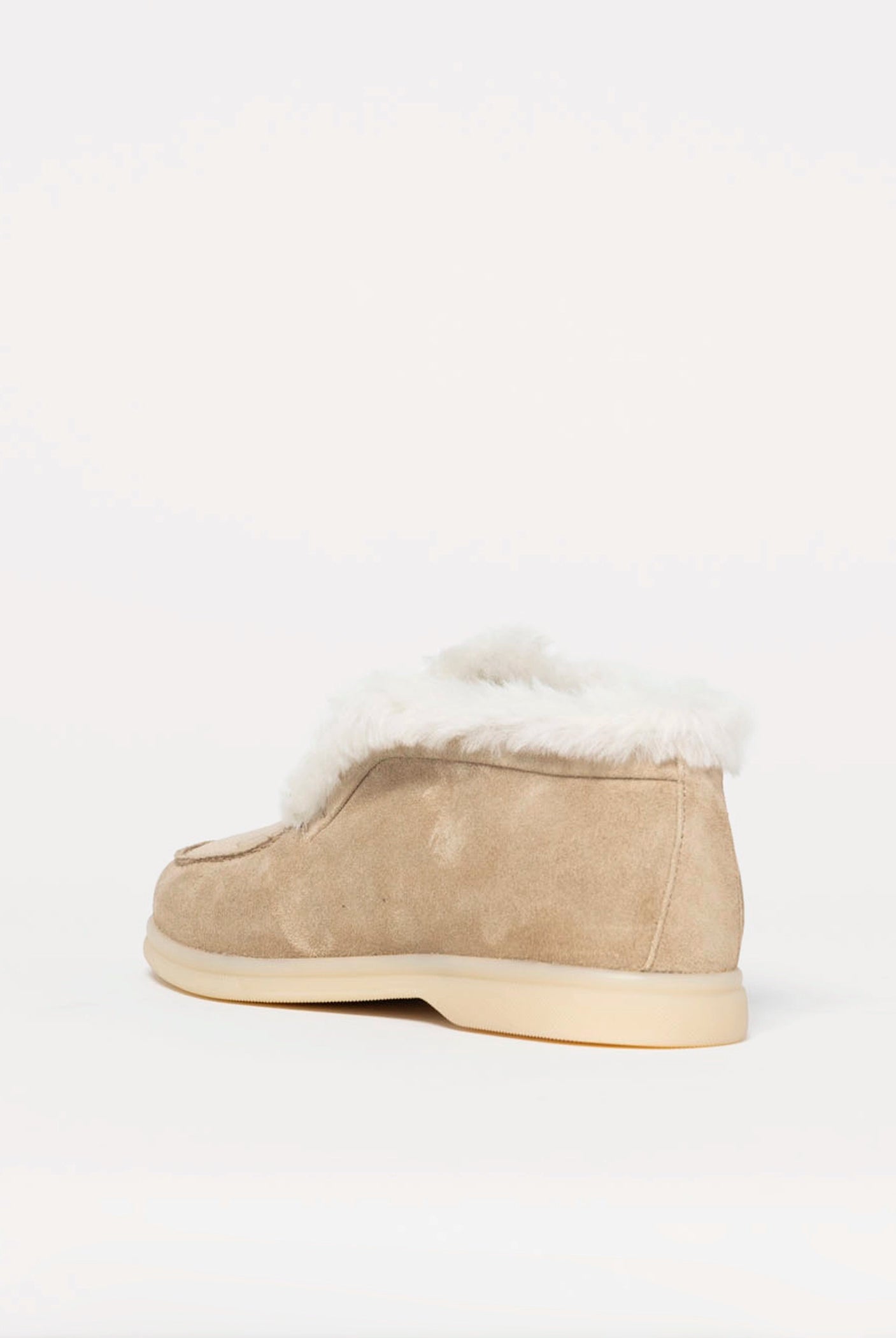 swatch_Sand Suede shearling lined bootie