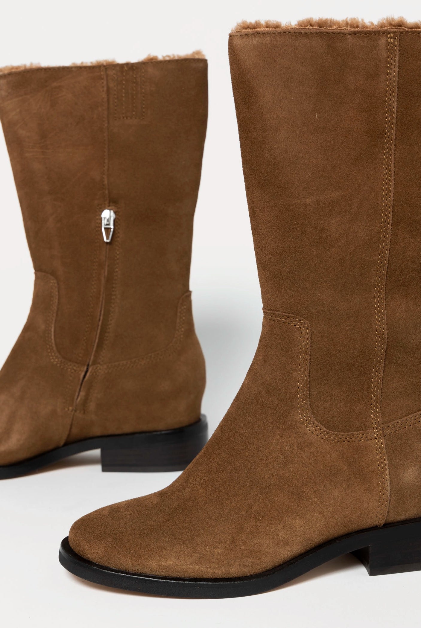 swatch_Chestnut suede kedra waterproof boots