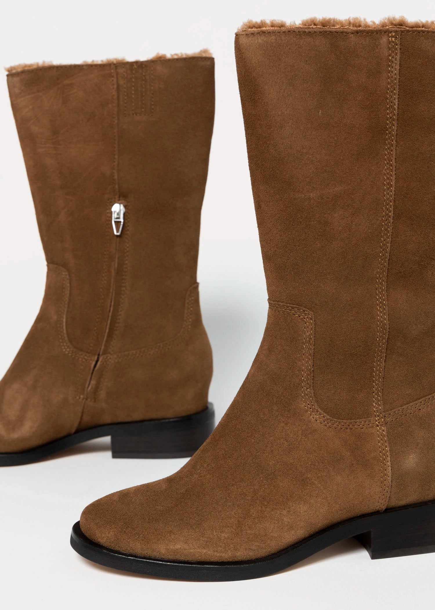 swatch_Chestnut suede kedra waterproof boots
