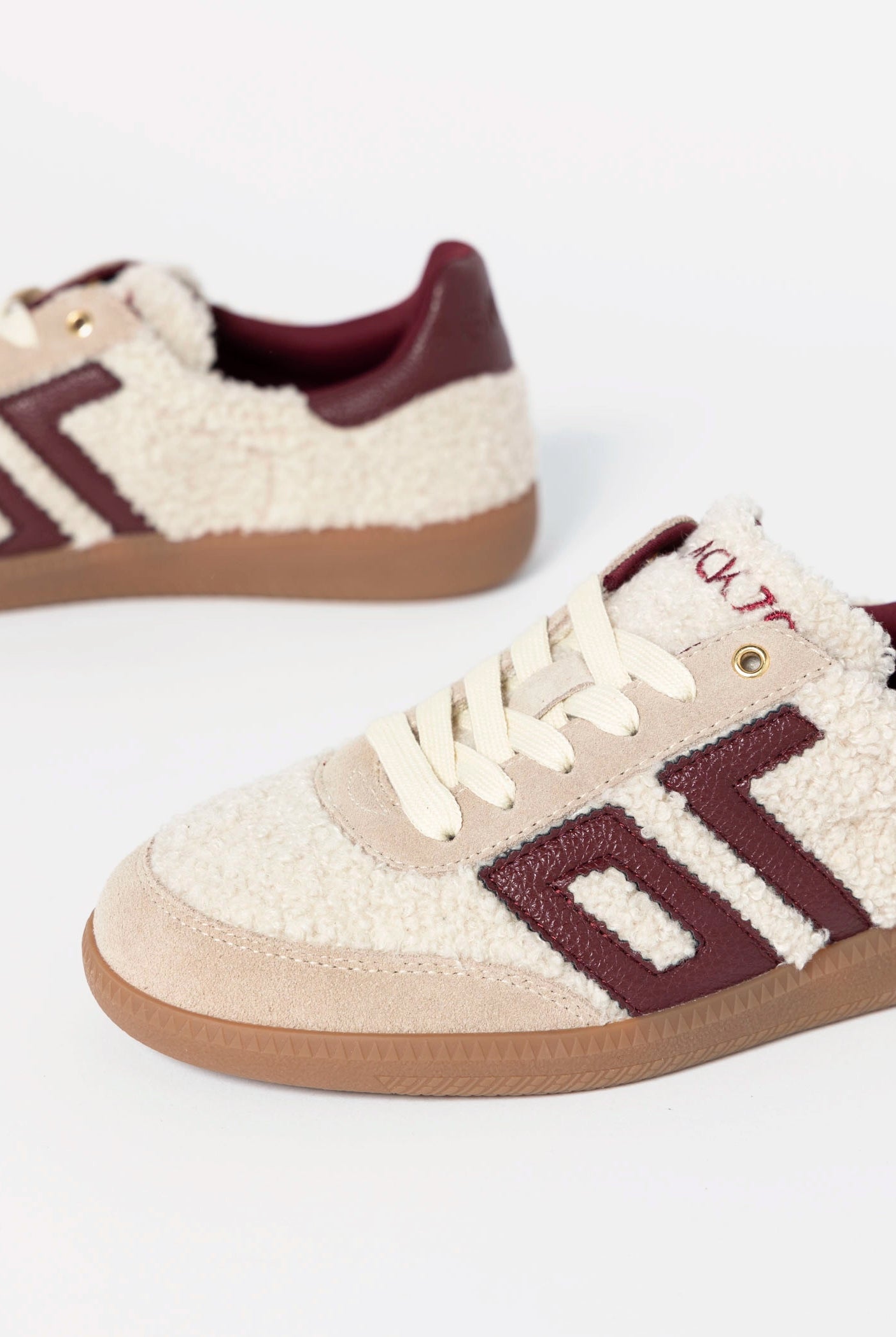 swatch_Butter/Wine teddy sneakers