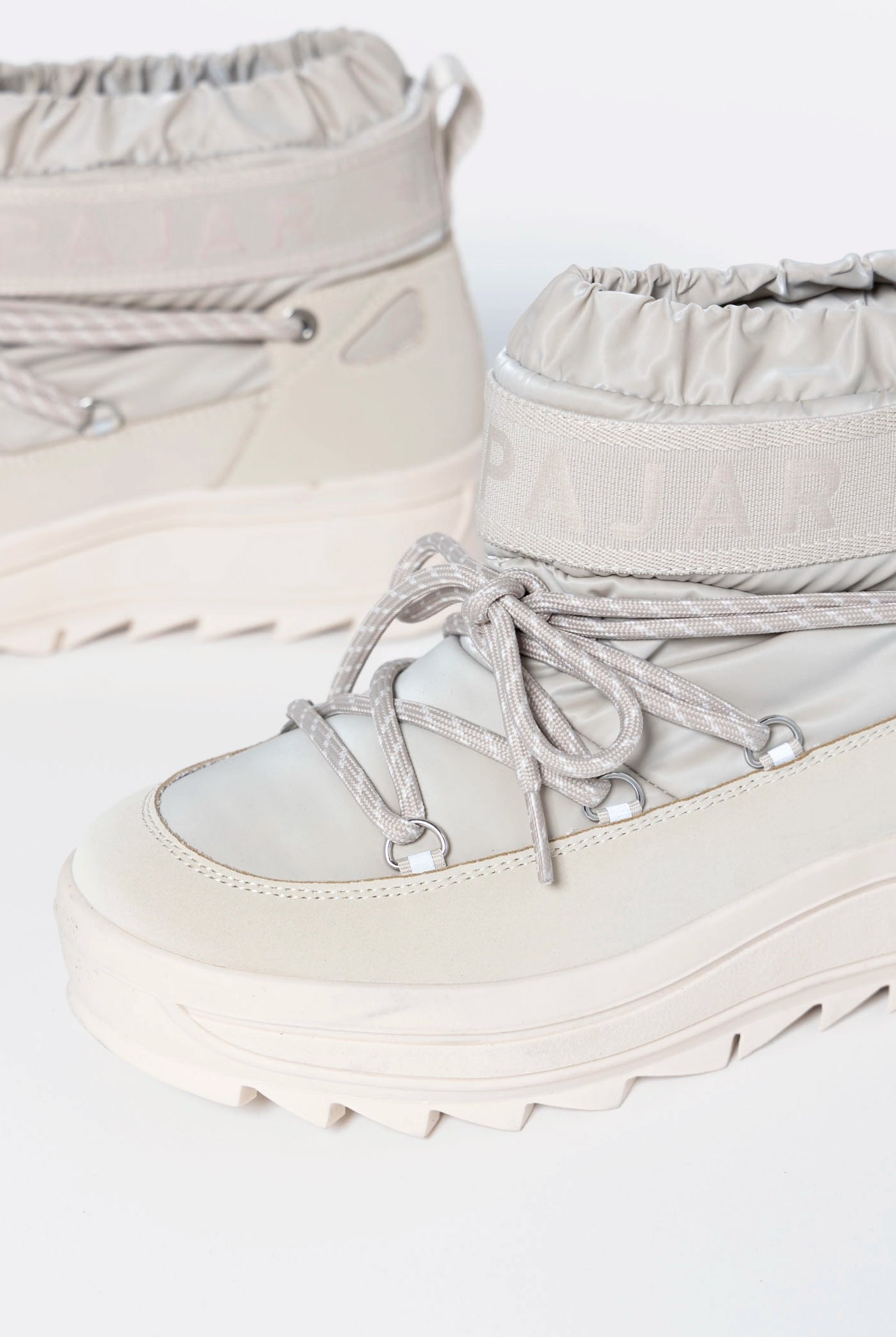 swatch_Chalk galaxy mini waterproof boot