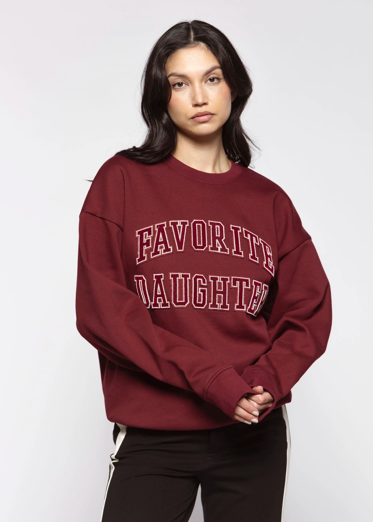 swatch_Vino/Stone collegiate embroidery sweatshirt