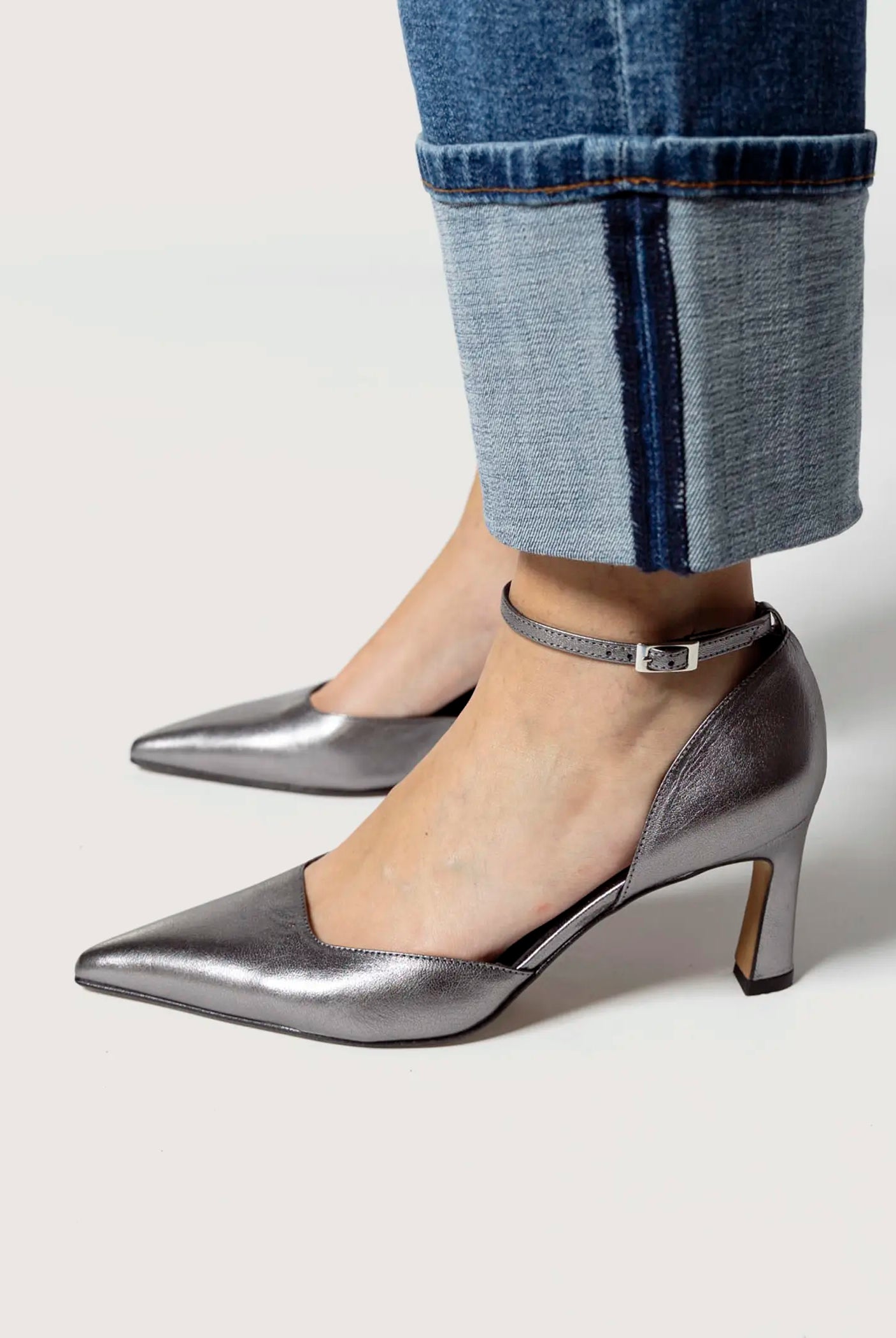 swatch_pewter leather halle dress pump heels