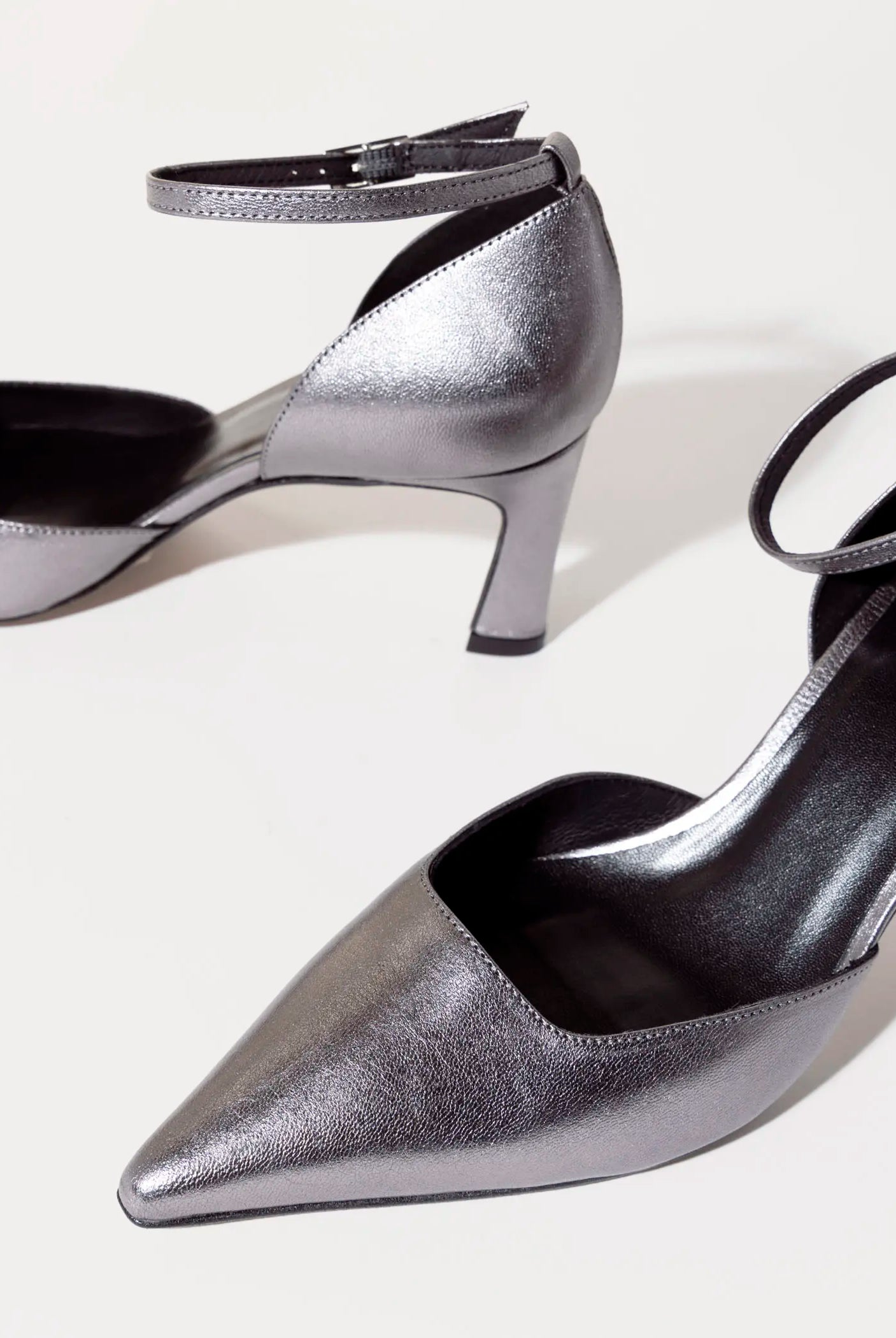 swatch_pewter leather halle dress pump heels