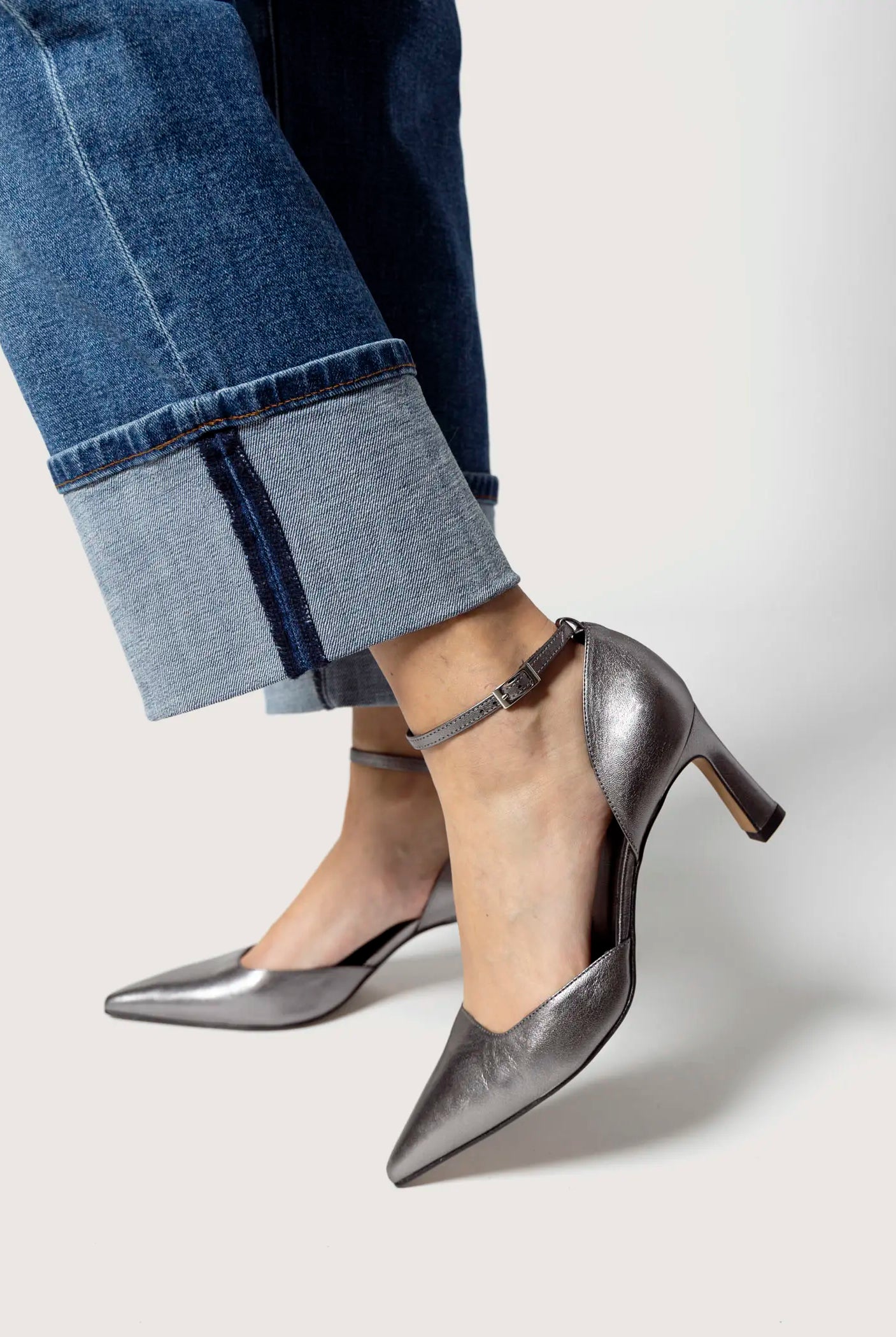 swatch_pewter leather halle dress pump heels